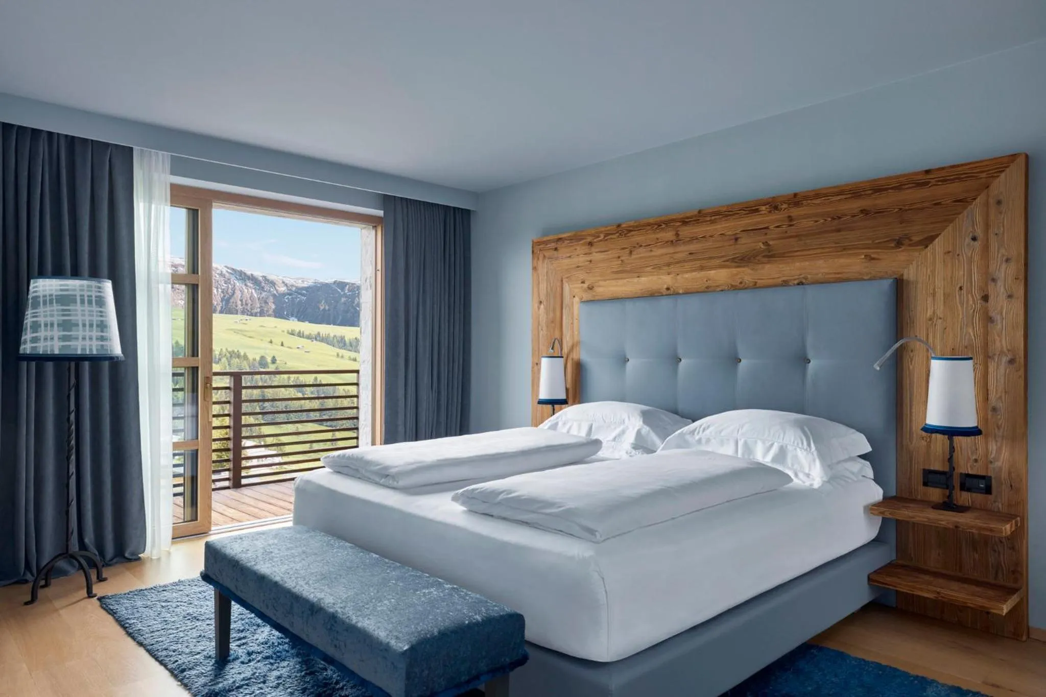Bedroom, Bed in COMO Alpina Dolomites