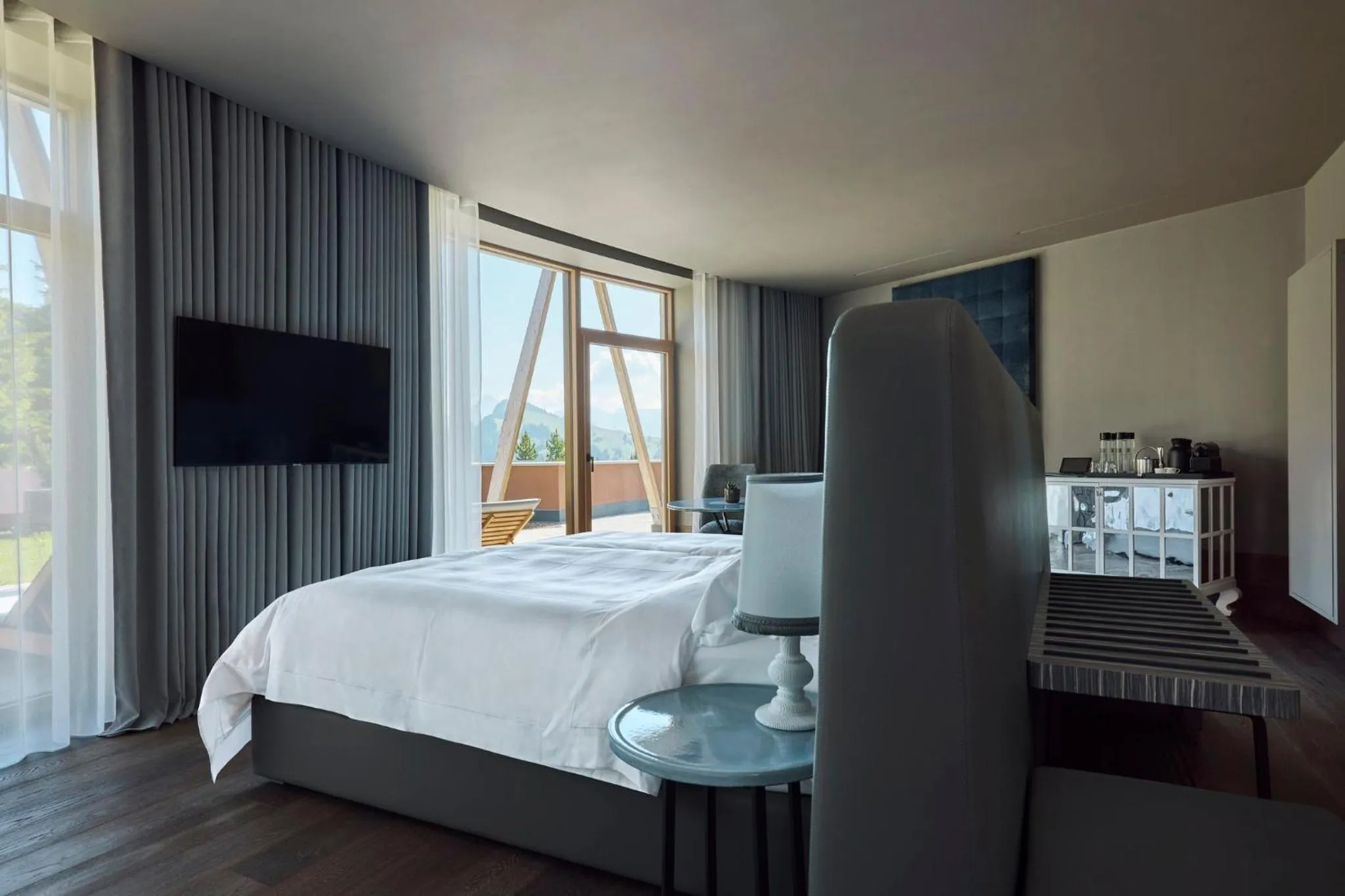 Bedroom, Bed in COMO Alpina Dolomites