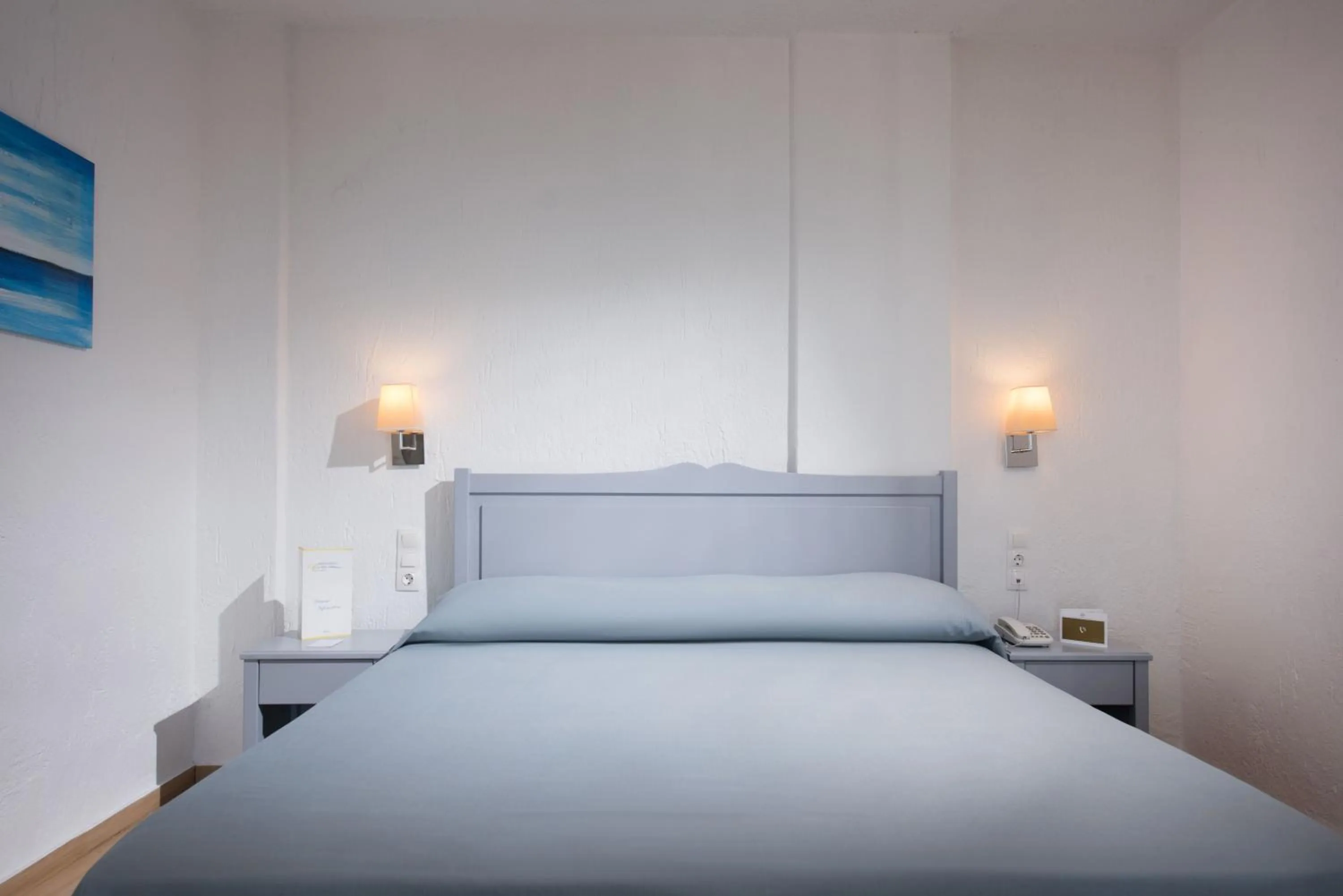 Bed in Hersonissos Village Hotel & Bungalows