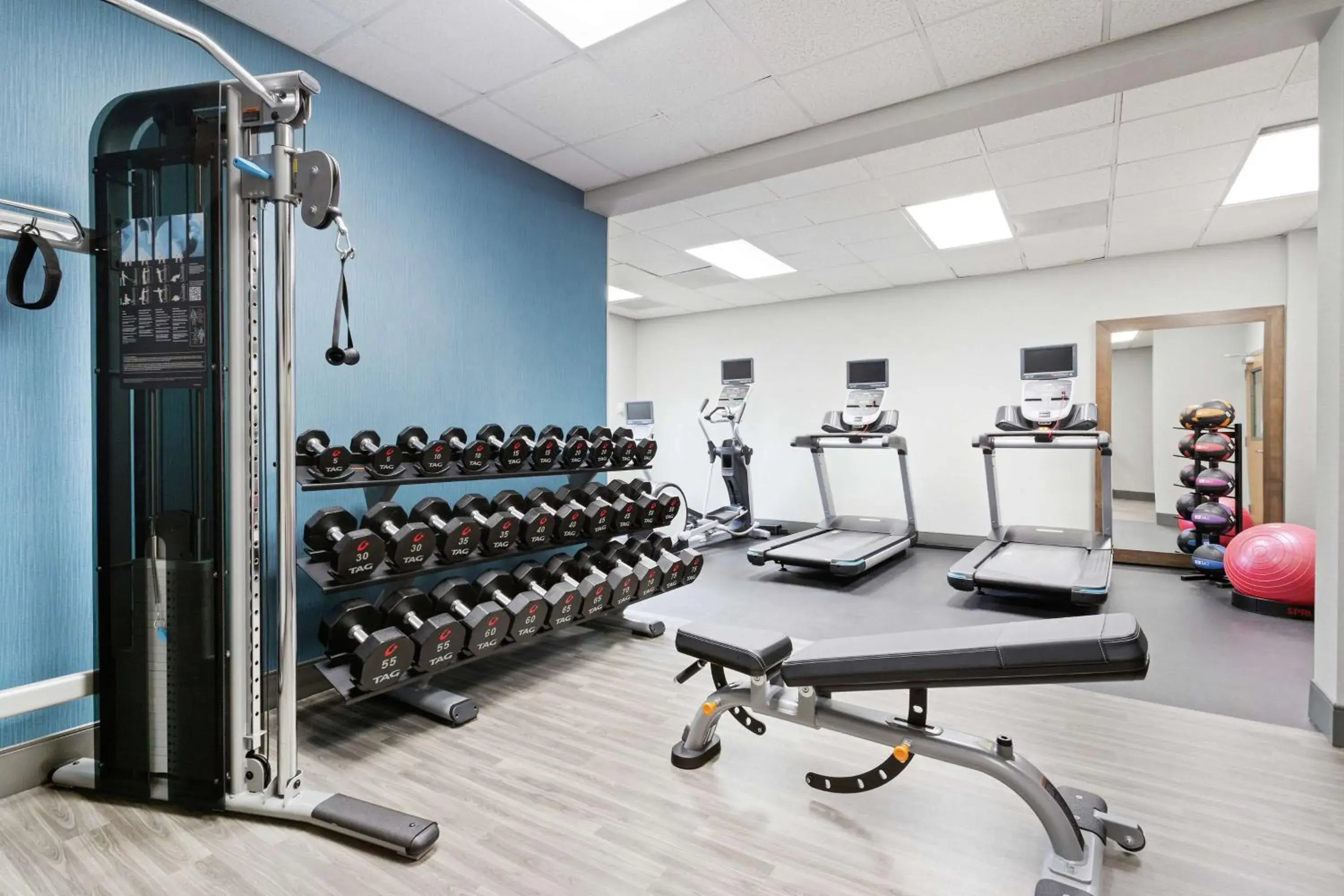 Fitness centre/facilities in Hampton Inn & Suites Orlando International Drive North Fitness centre/facilities in Hampton Inn & Suites Orlando International Drive North