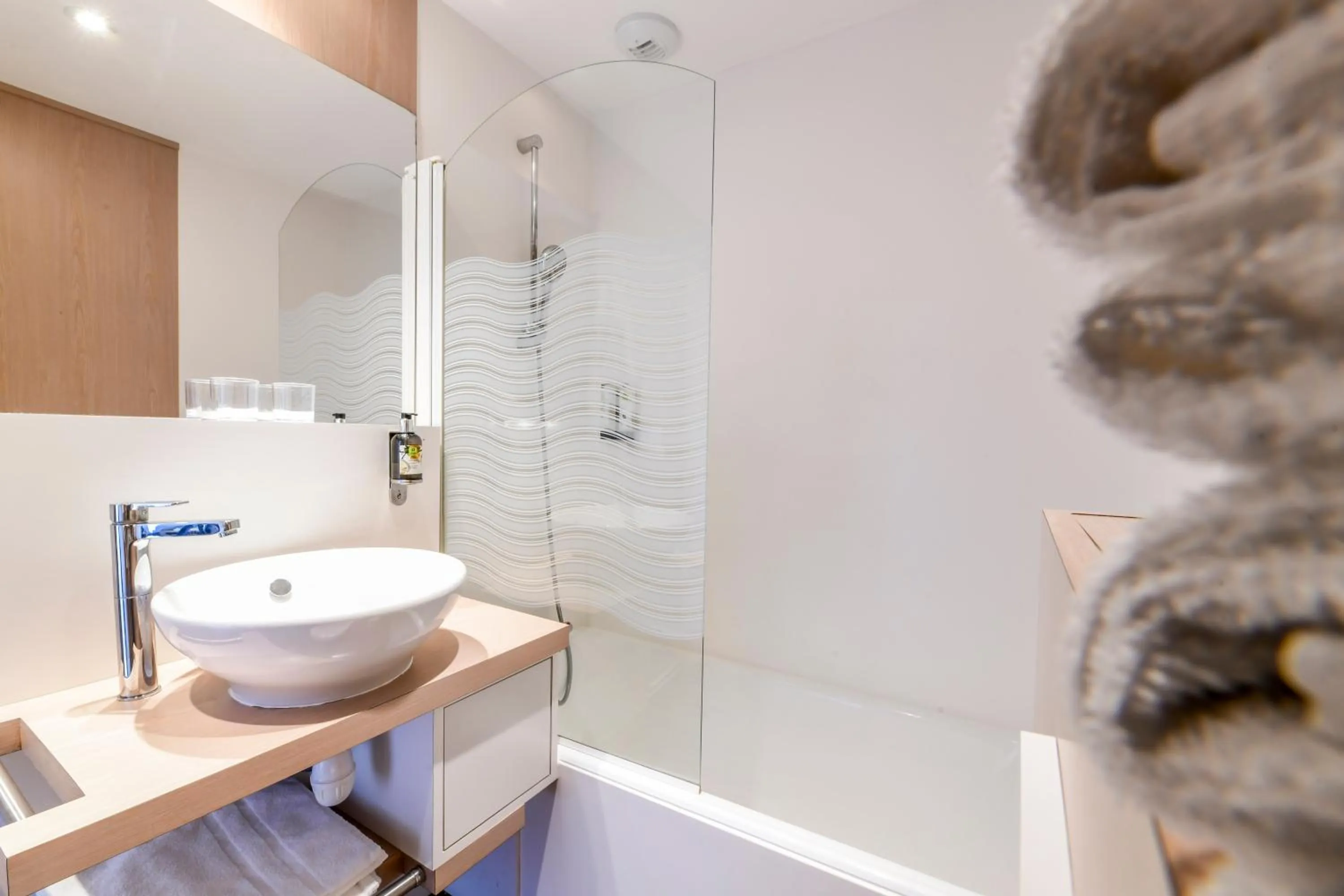 Bathroom in Logis Auberge du Relais - Hôtel & Restaurant