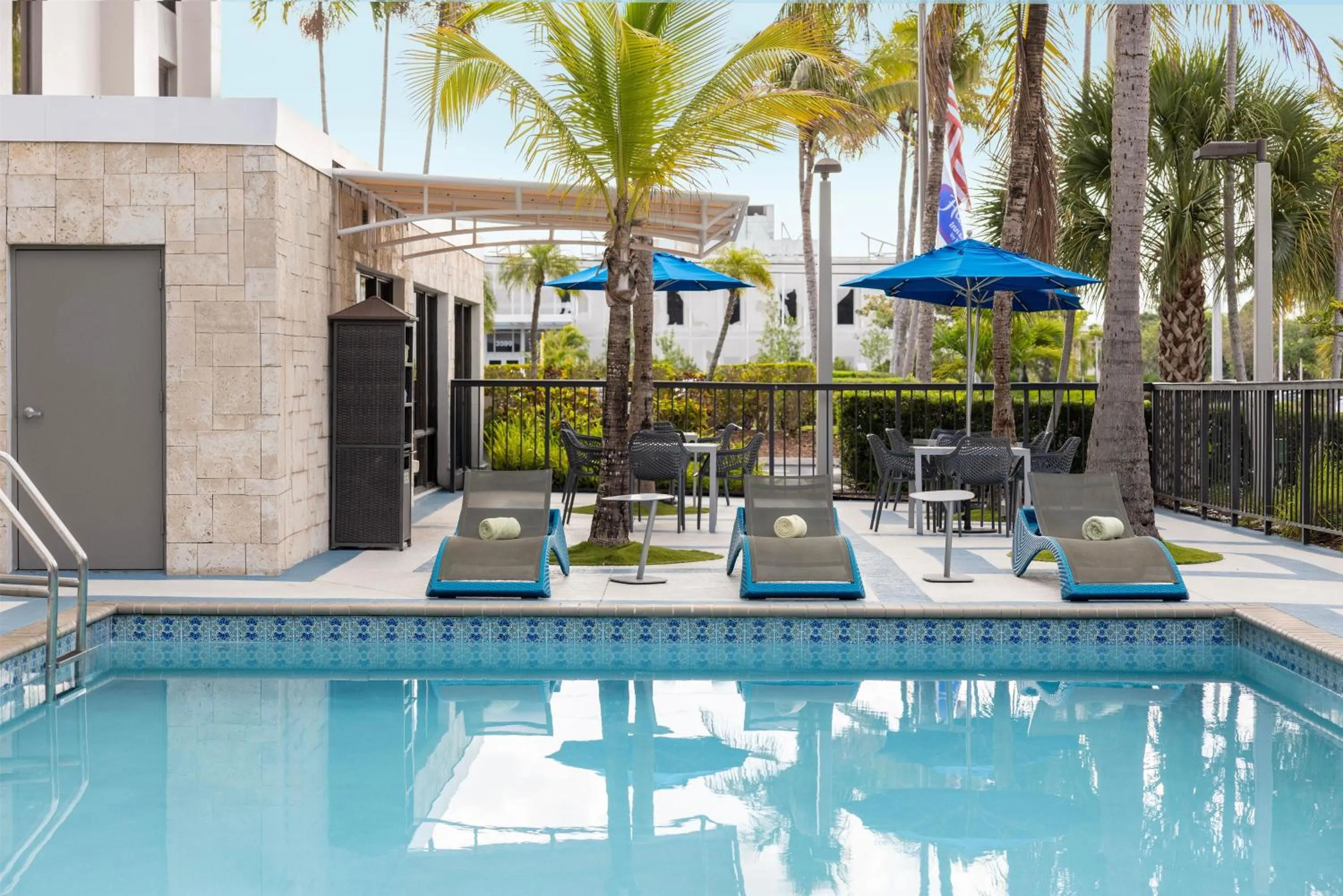 Pool view in Hampton Inn Miami-Airport West