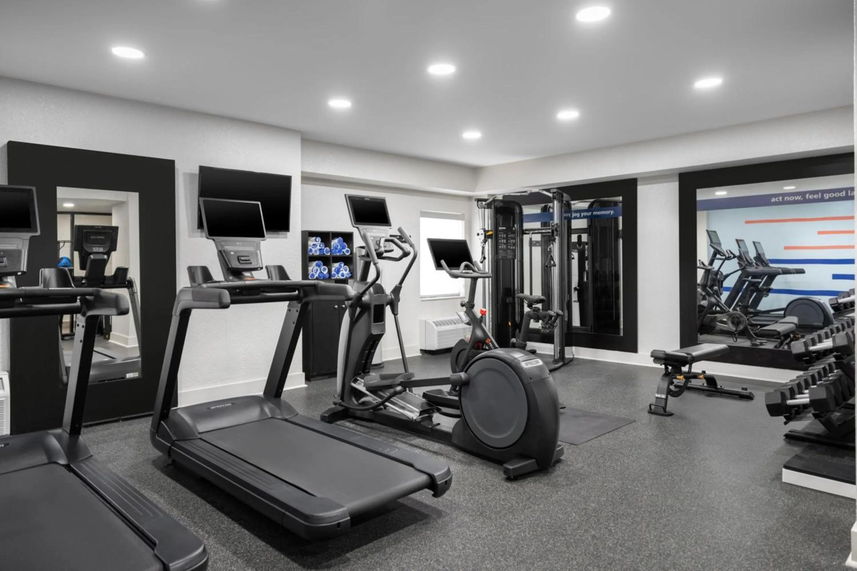 Fitness centre/facilities in Hampton Inn Miami-Airport West