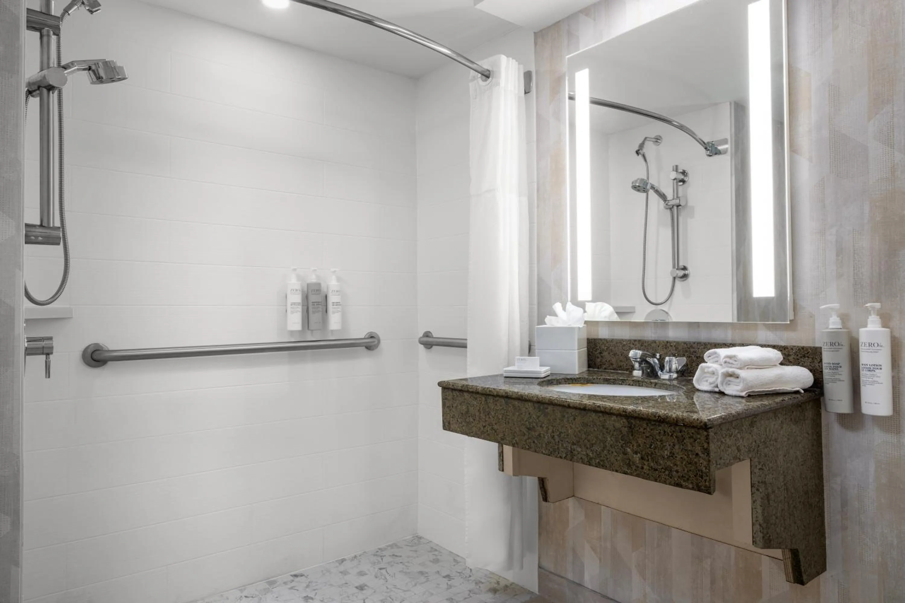 Shower in Hampton Inn Miami-Airport West