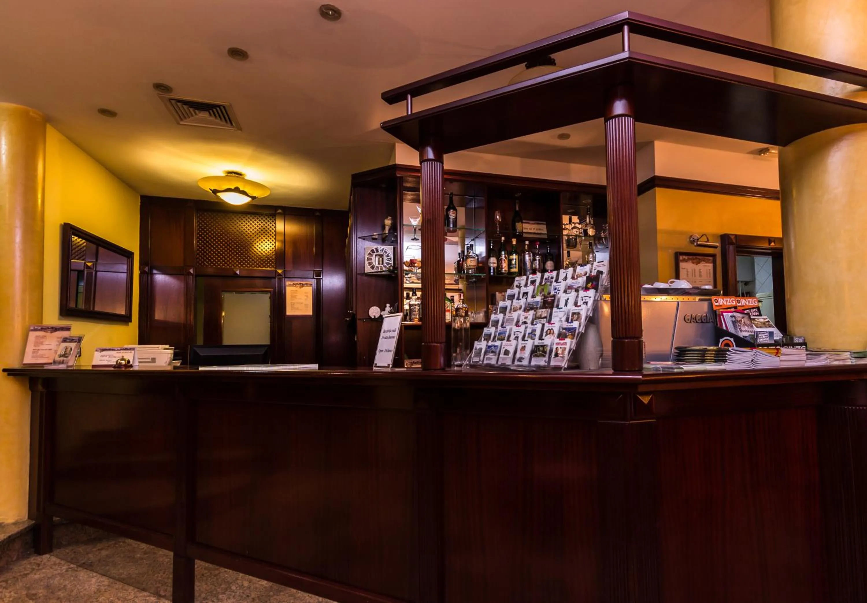 Lobby or reception in Hotel Meridijan16