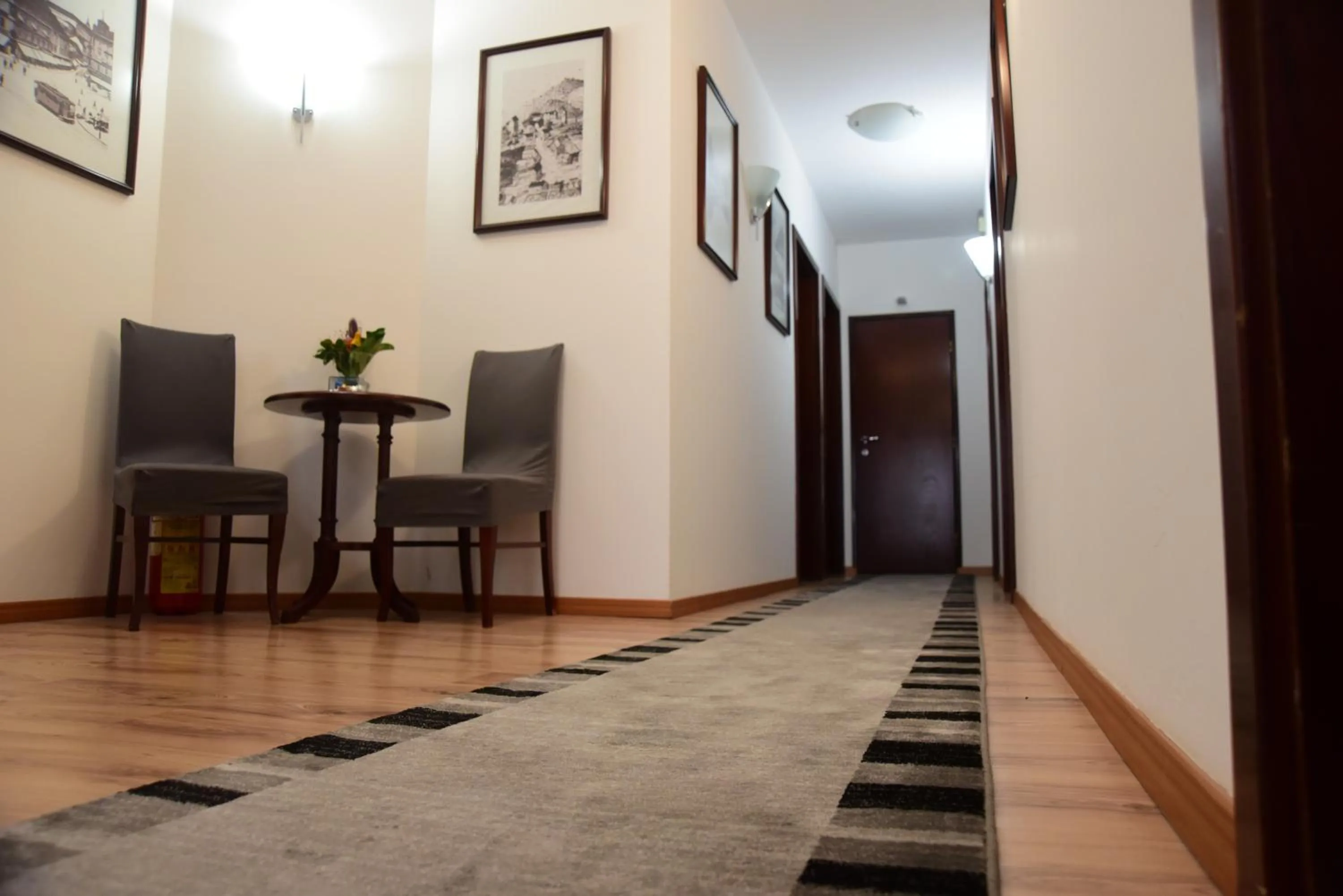 Seating area in Hotel Meridijan16