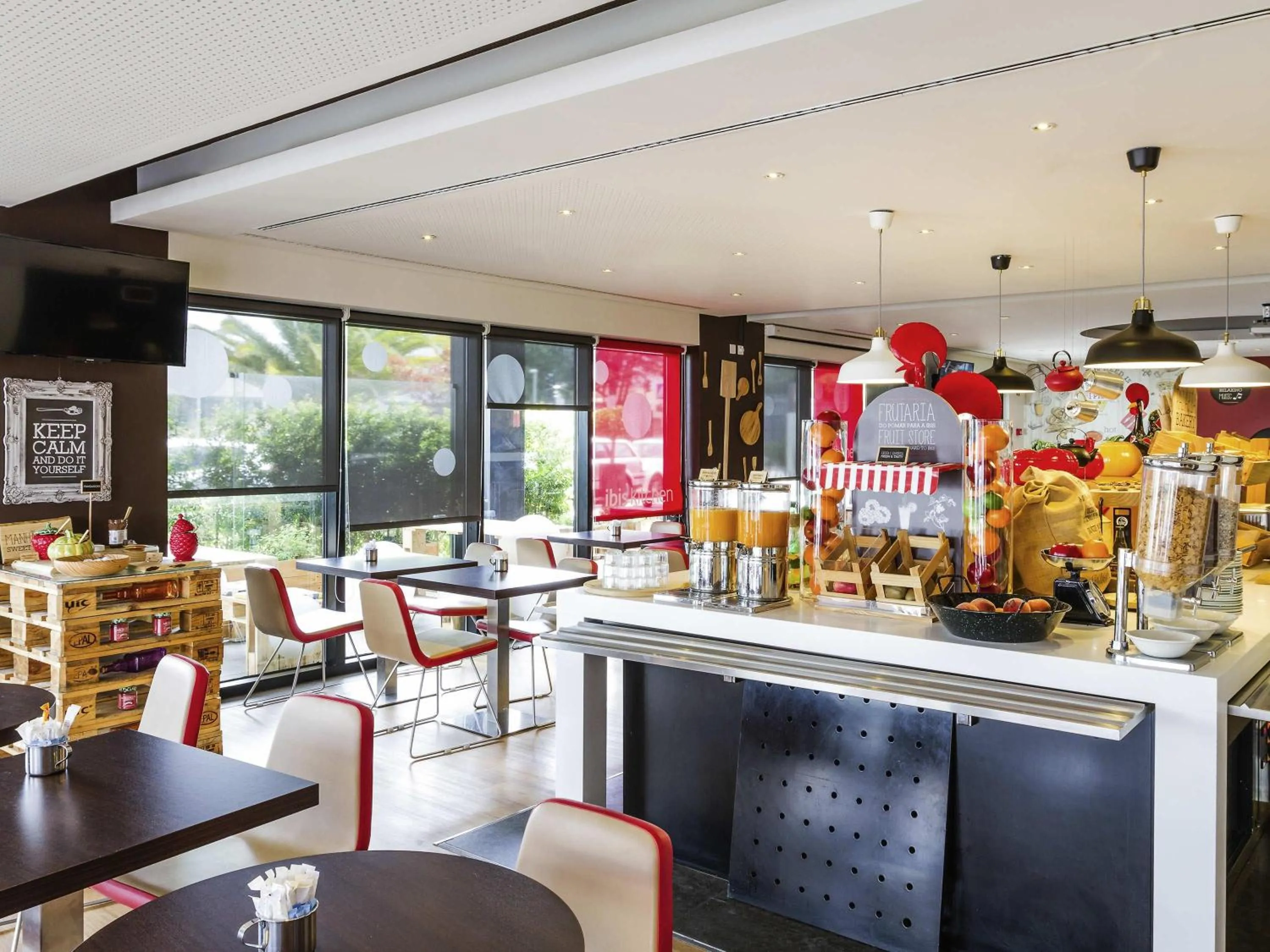 Lounge or bar in Hotel Ibis Lisboa Sintra