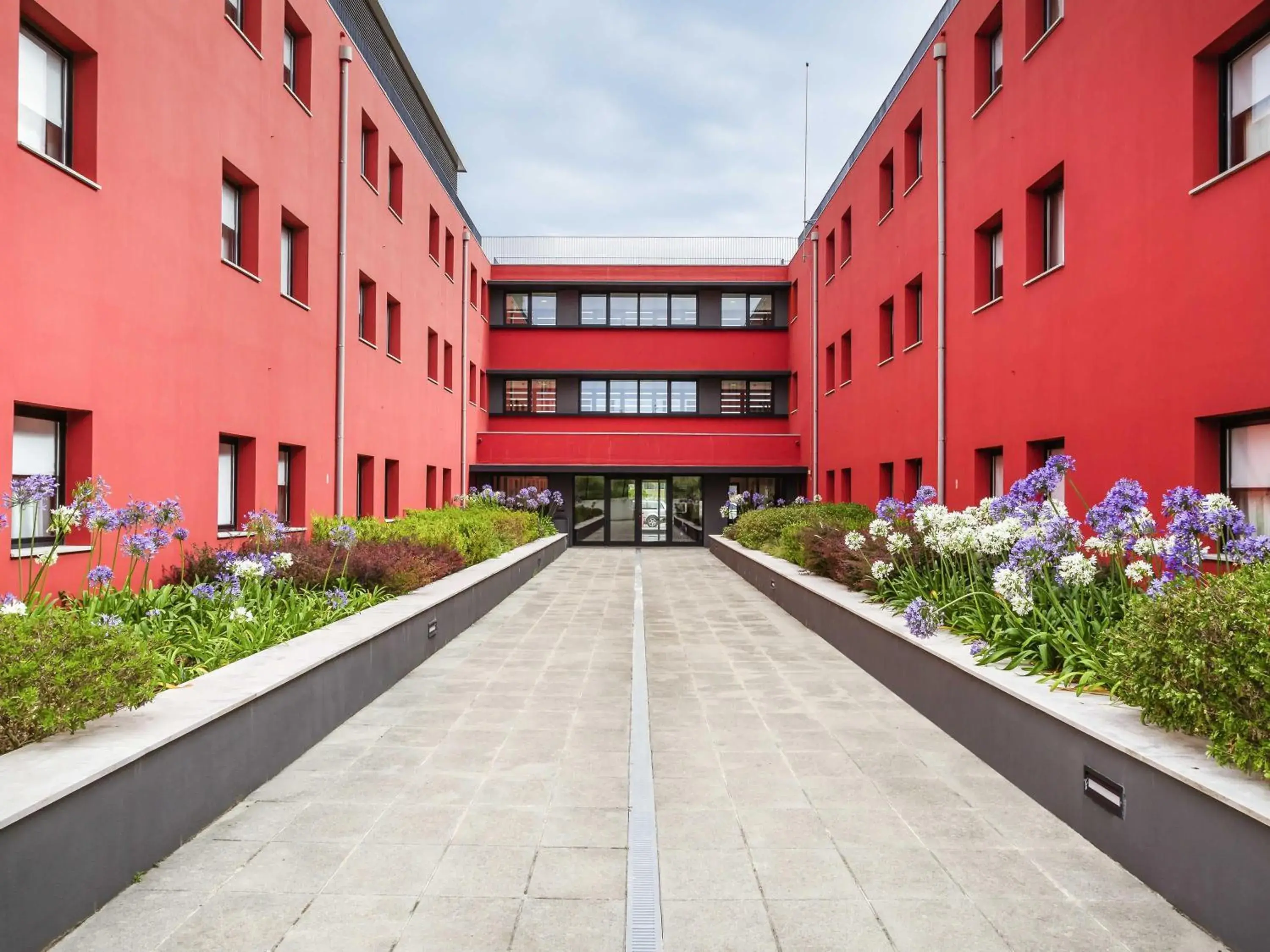 Property building in Hotel Ibis Lisboa Sintra Property building in Hotel Ibis Lisboa Sintra