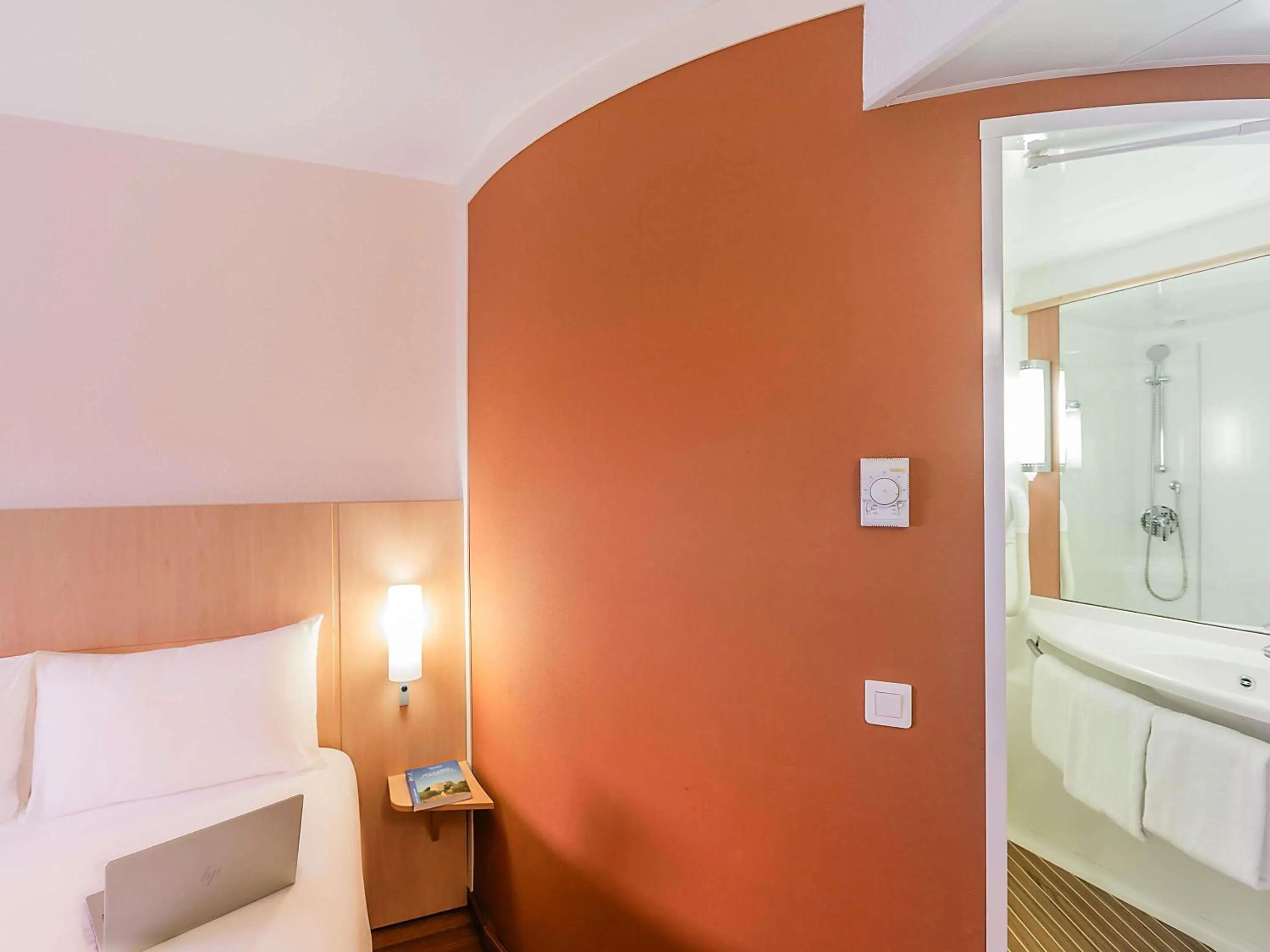 Bedroom, Bed in Hotel Ibis Lisboa Sintra