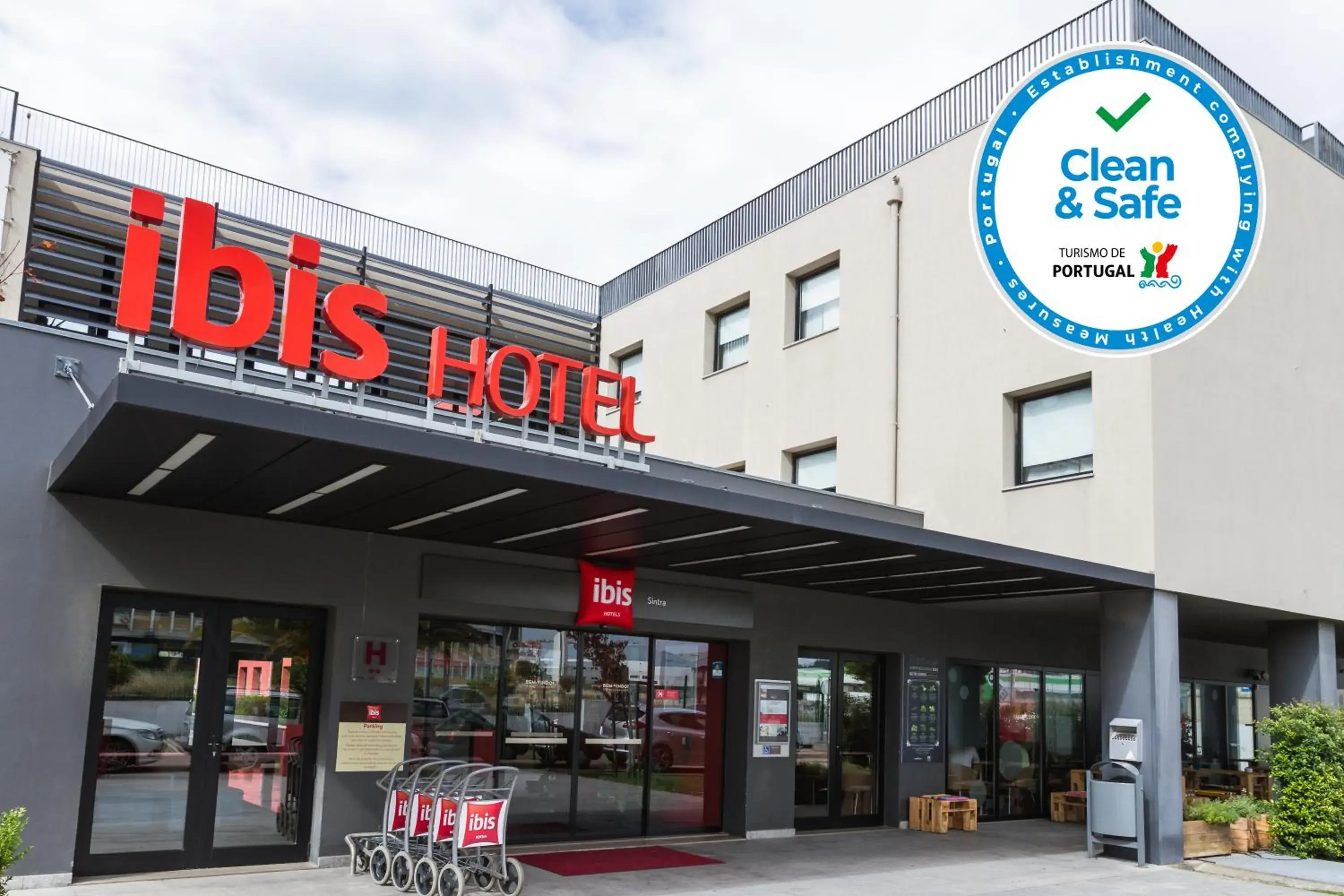 Property building in Hotel Ibis Lisboa Sintra Property building in Hotel Ibis Lisboa Sintra