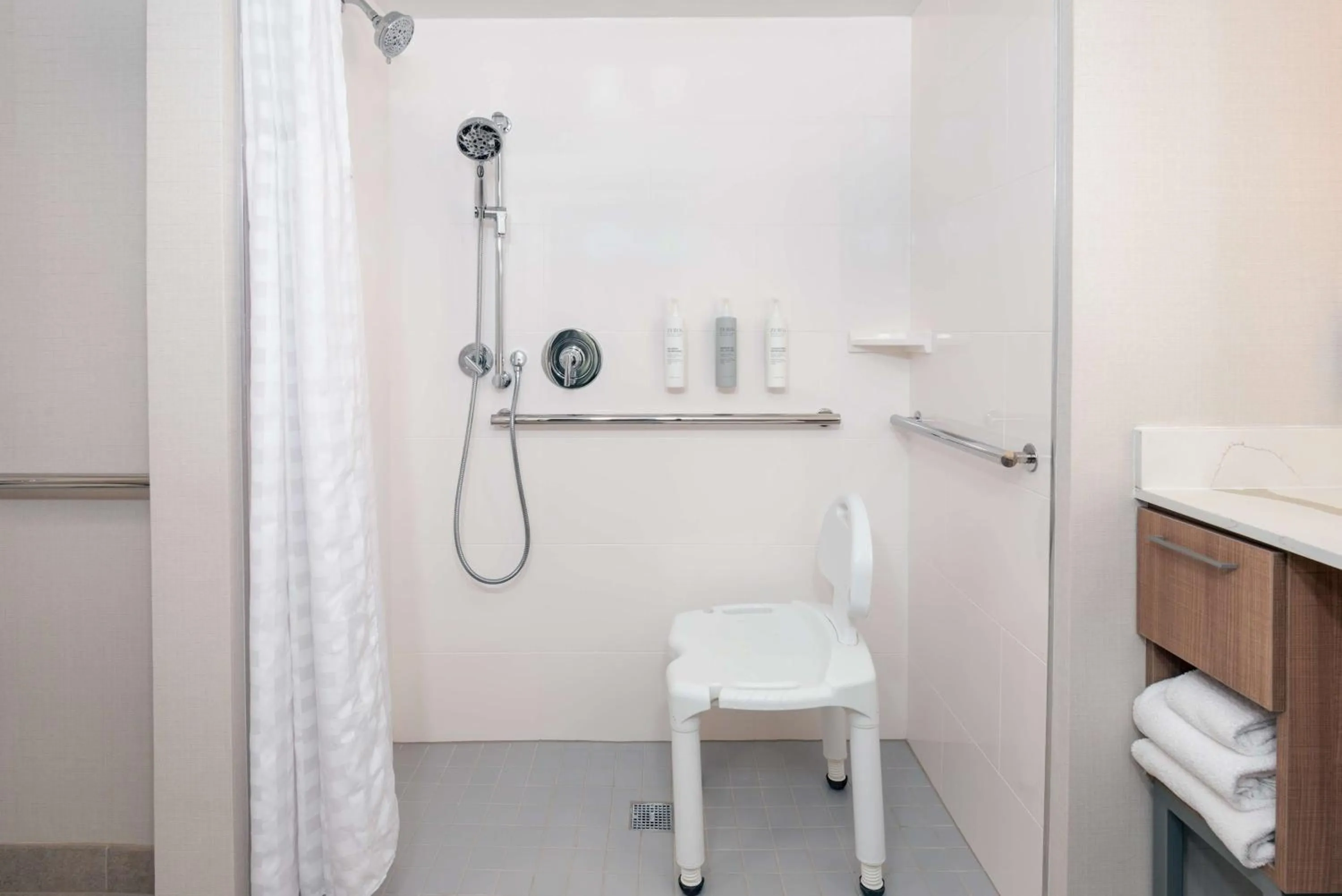 Bathroom in Homewood Suites by Hilton Orlando-Nearest to Universal Studios