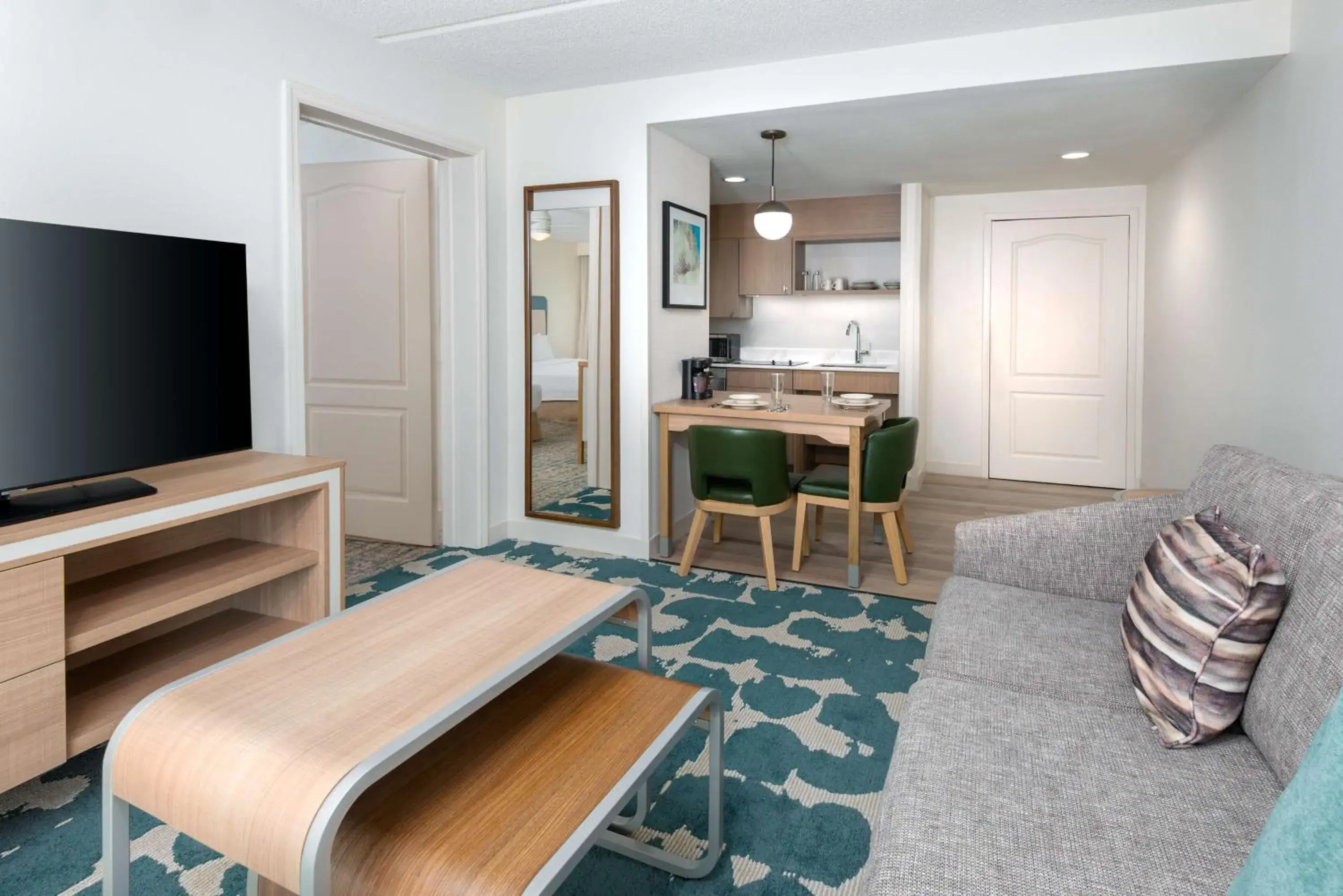 King Suite with Accessible Tub - Mobility and Hearing Access/Non-Smoking in Homewood Suites by Hilton Orlando-Nearest to Universal Studios King Suite with Accessible Tub - Mobility and Hearing Access/Non-Smoking in Homewood Suites by Hilton Orlando-Nearest to Universal Studios