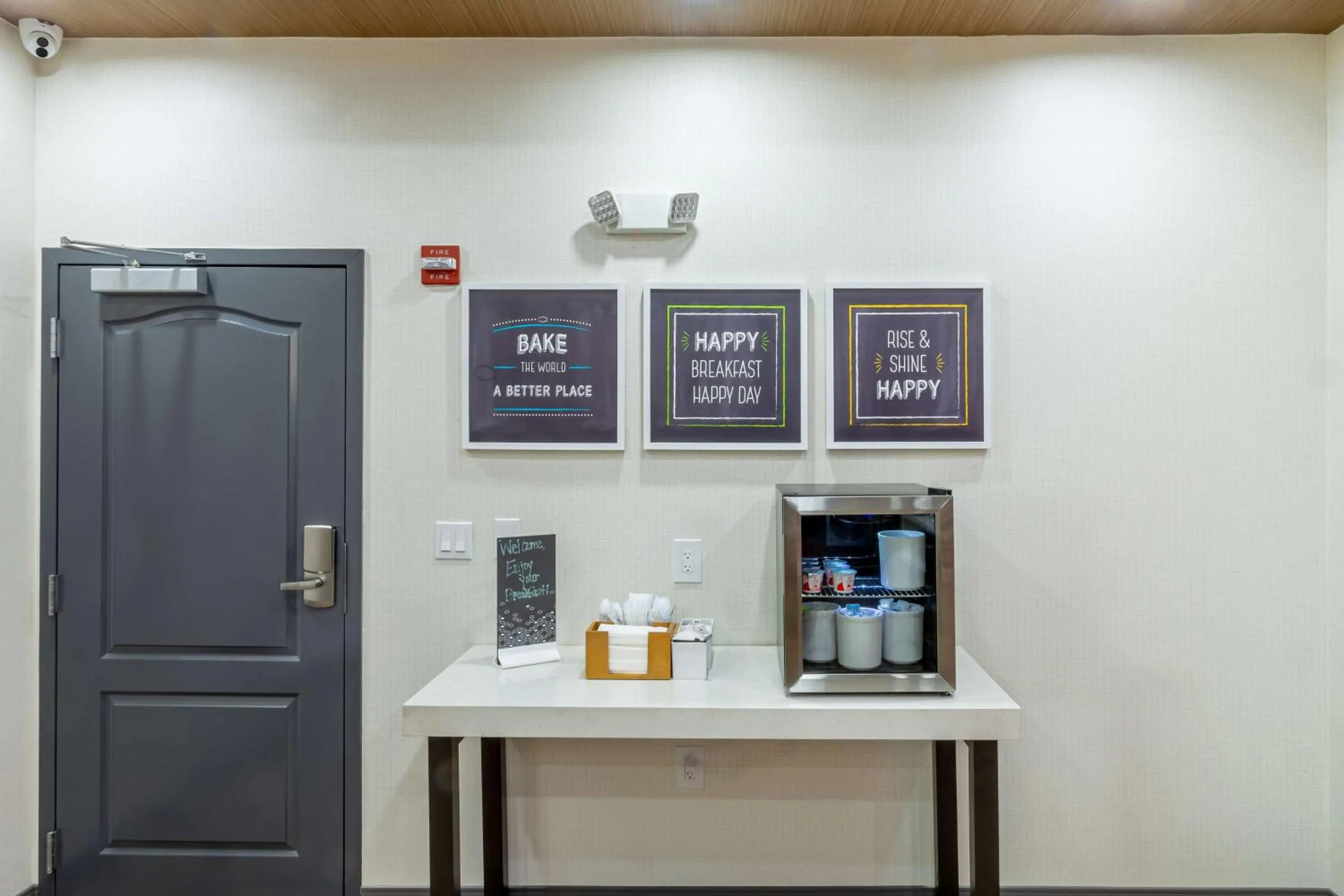 Dining area in Hampton Inn & Suites Cleburne