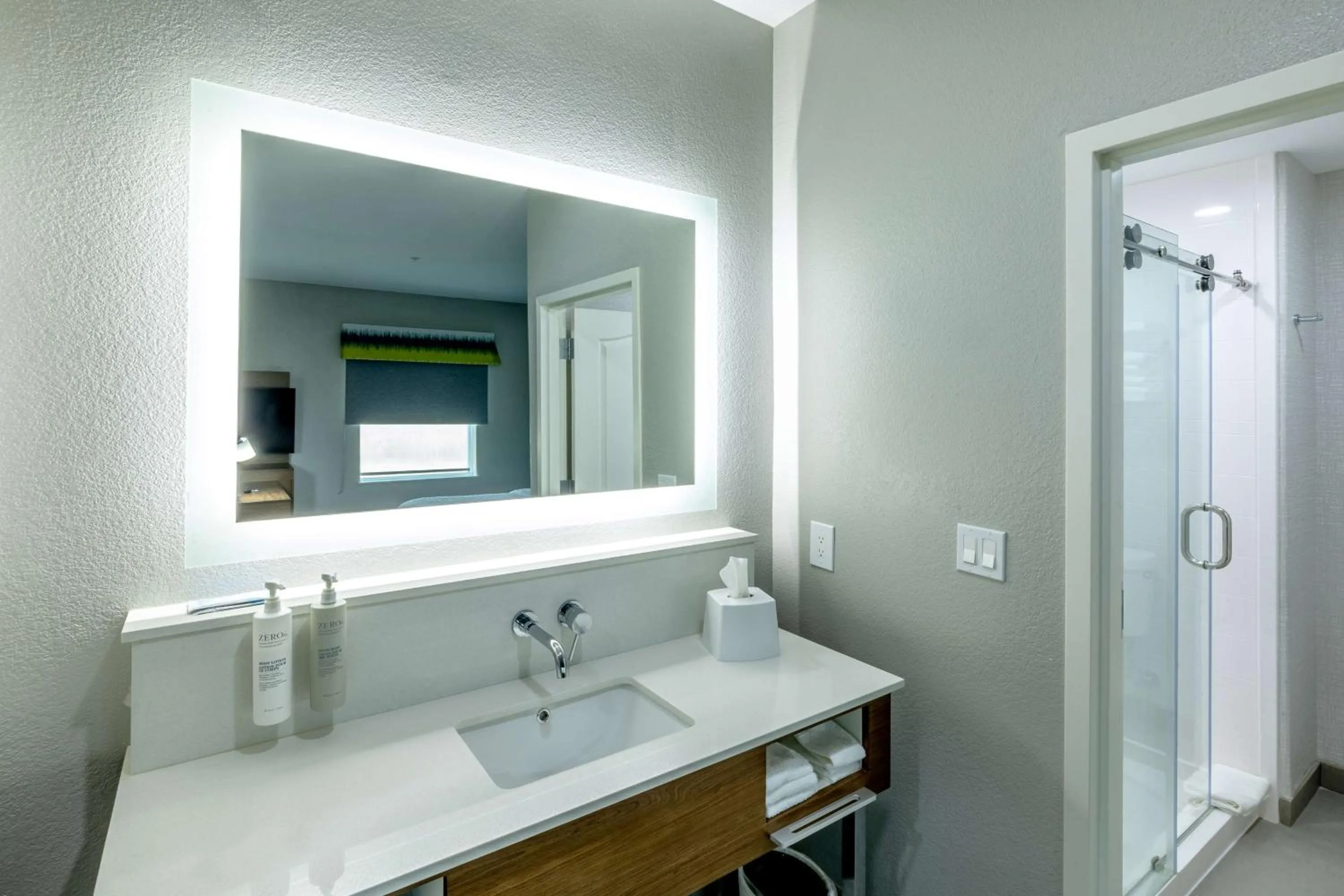 Bathroom in Hampton Inn & Suites Cleburne