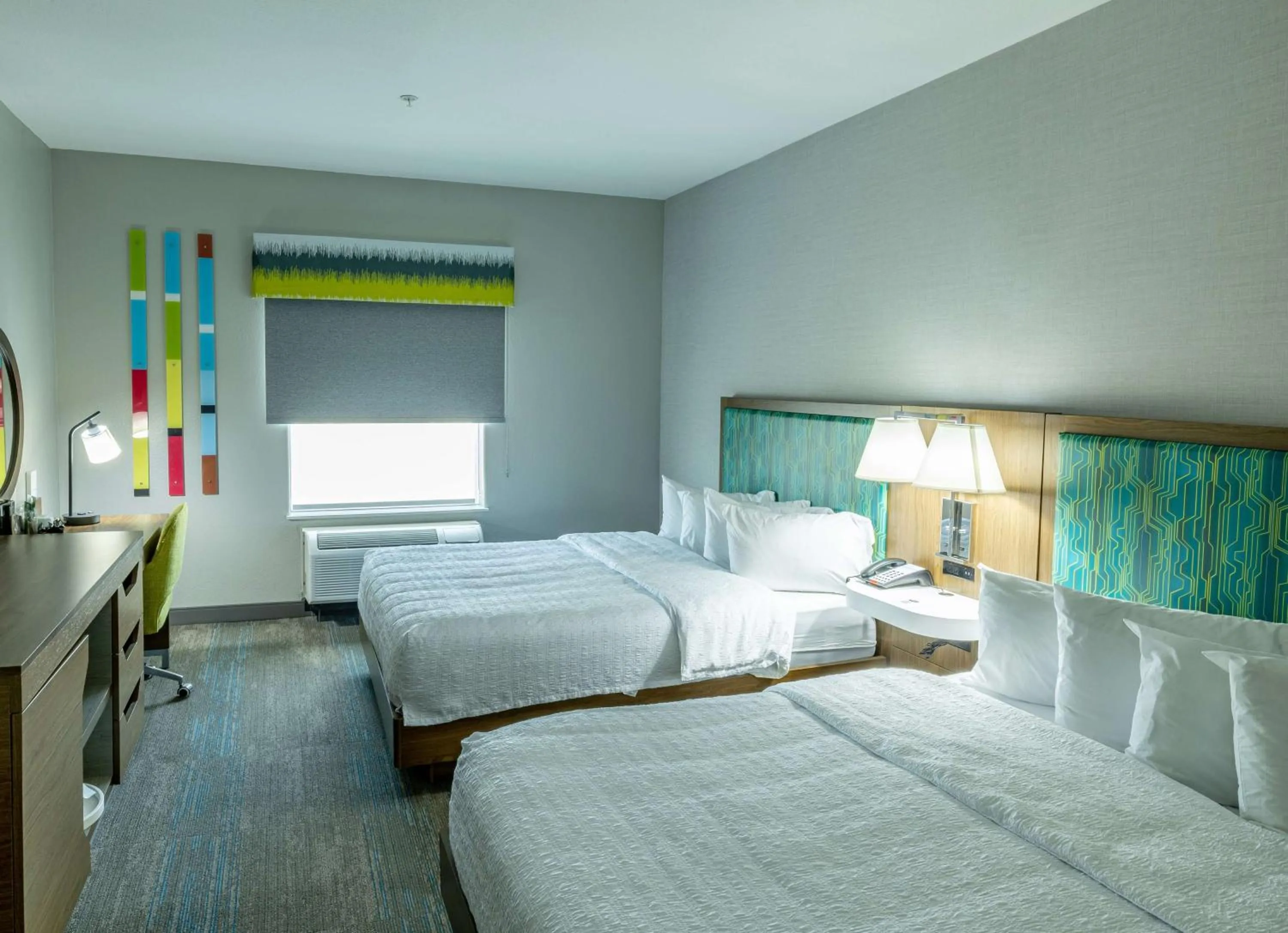 Bed in Hampton Inn & Suites Cleburne