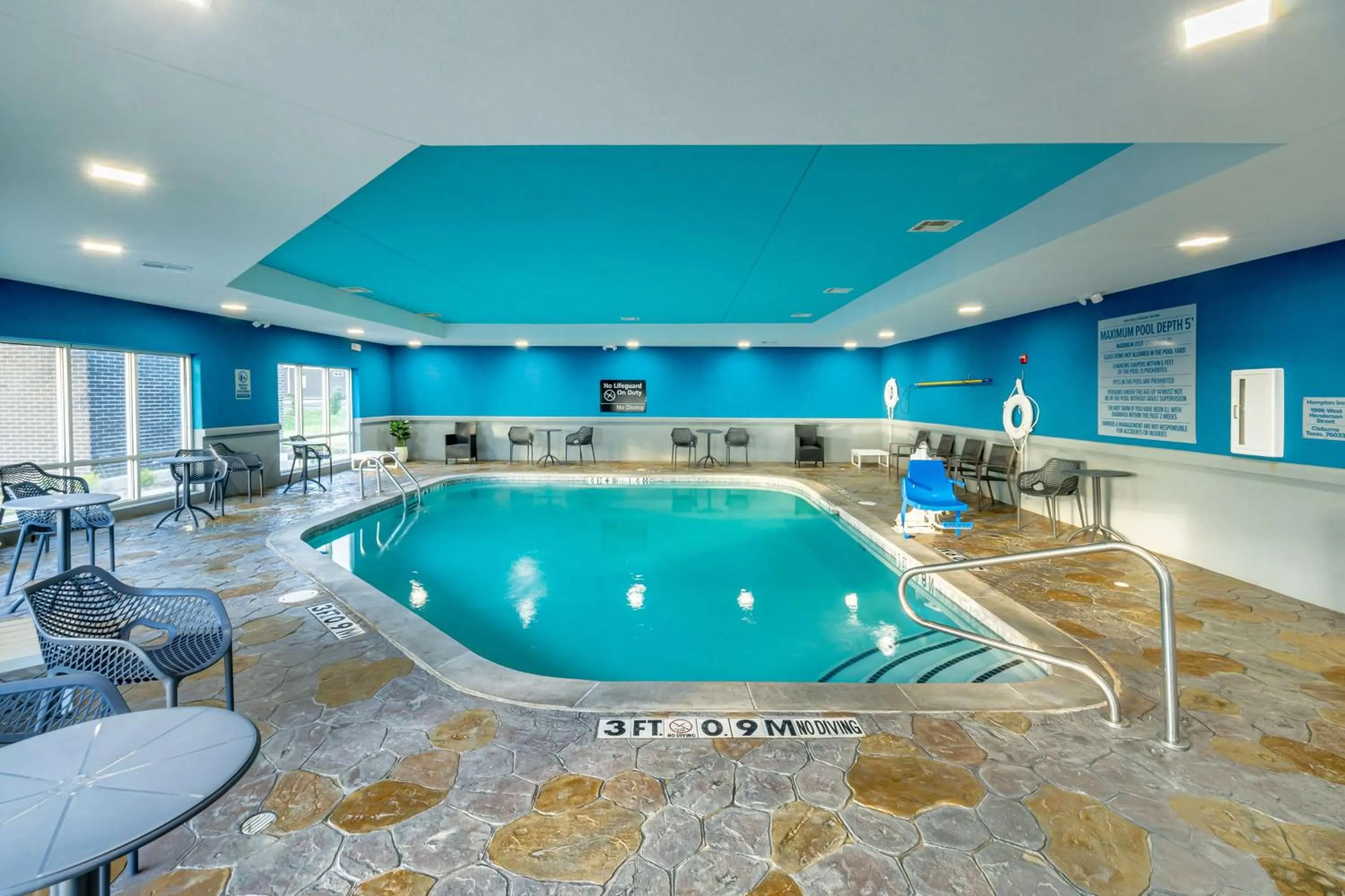 Pool view in Hampton Inn & Suites Cleburne