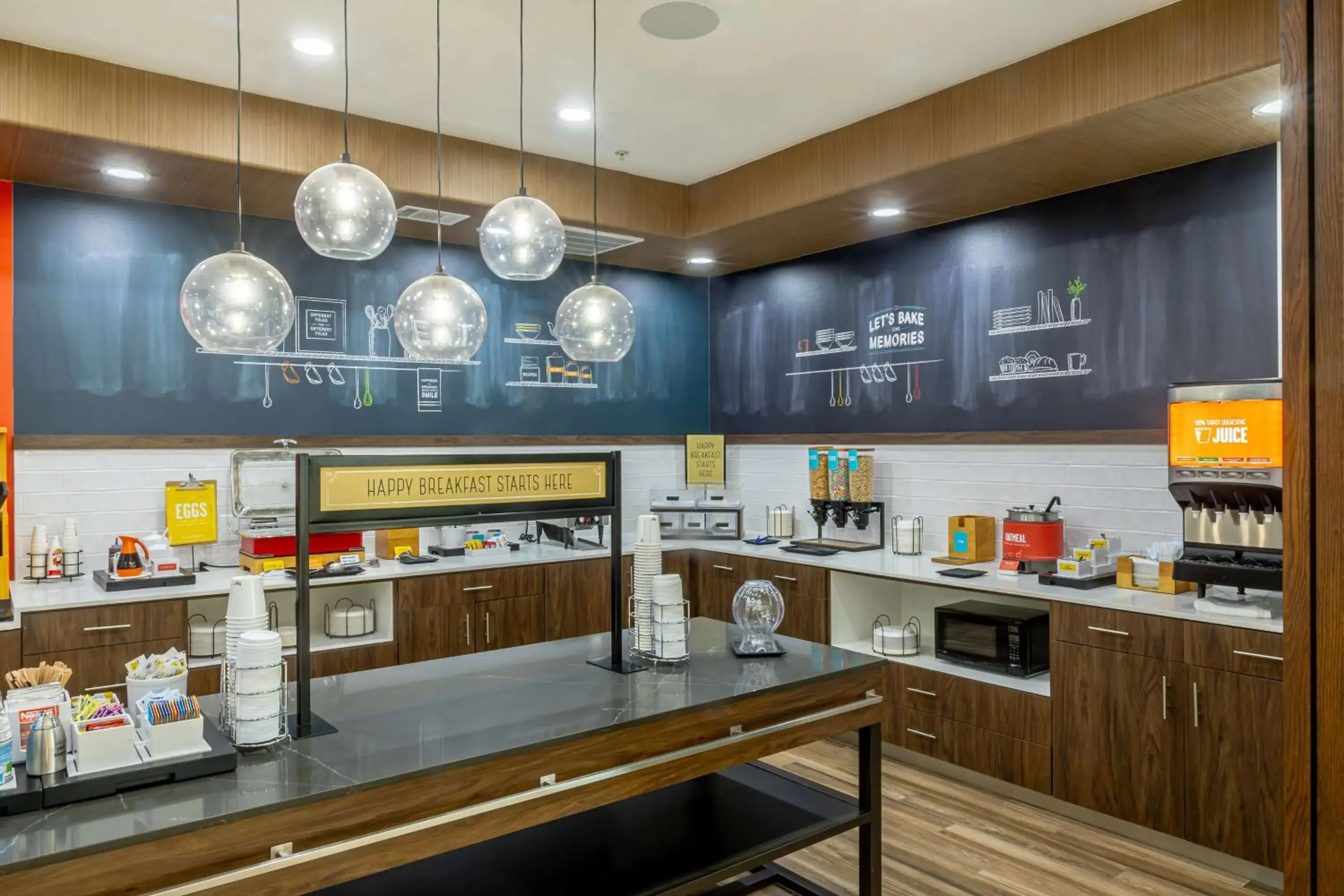 Breakfast in Hampton Inn & Suites Cleburne Breakfast in Hampton Inn & Suites Cleburne