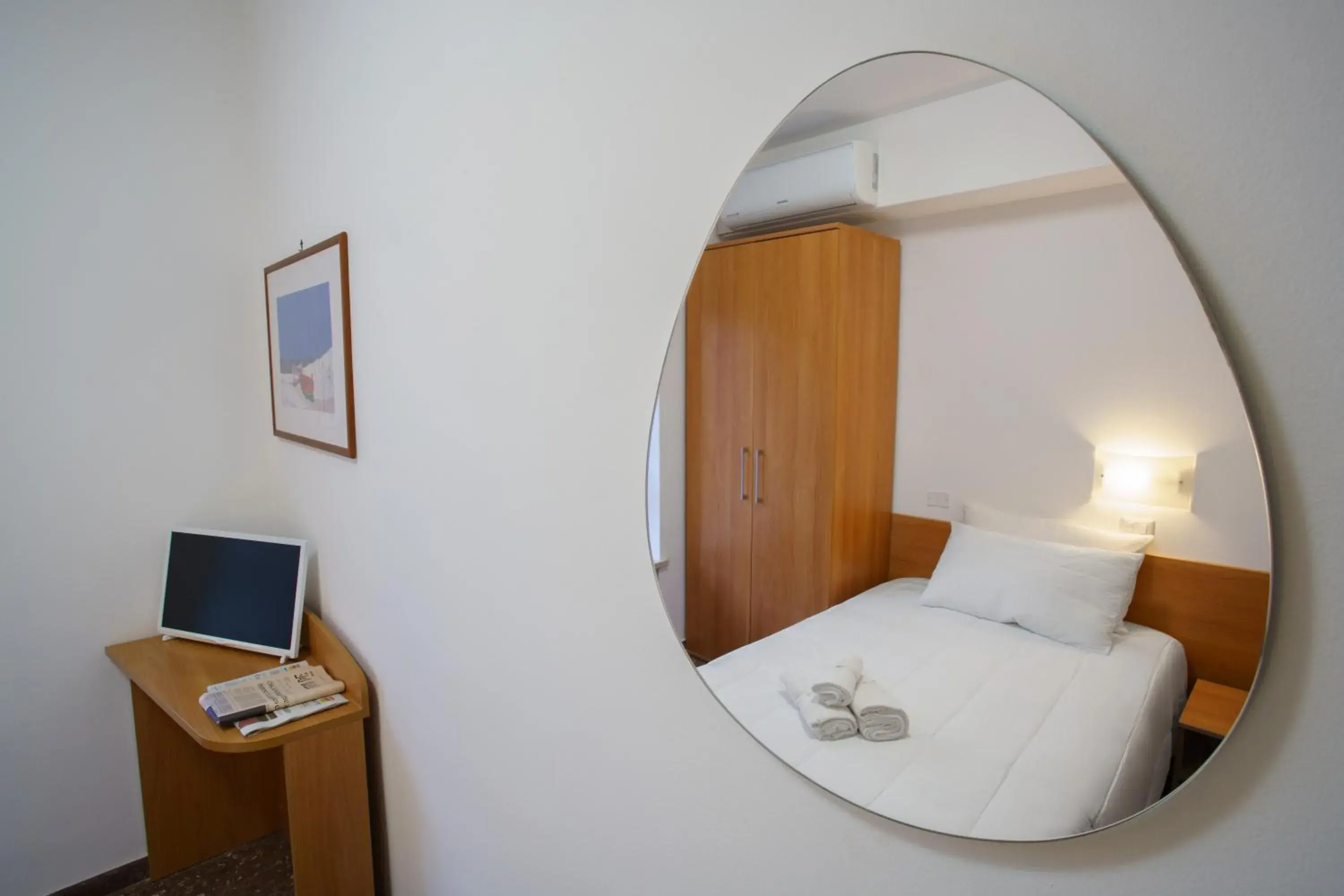 Deluxe Single Room - single occupancy in Hotel Roma Deluxe Single Room - single occupancy in Hotel Roma