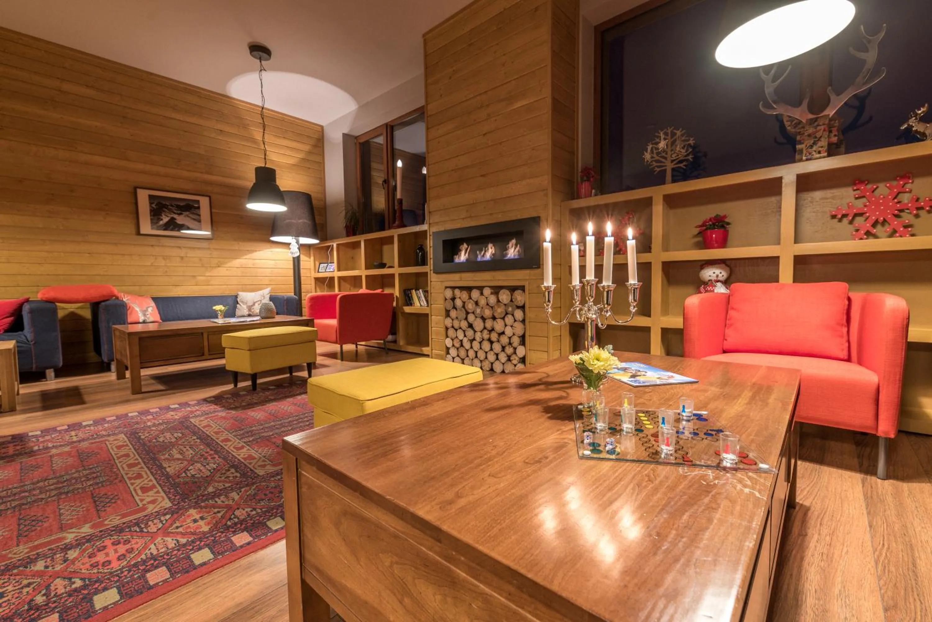 Lounge or bar in White Lavina - Ski, Bike, Hike