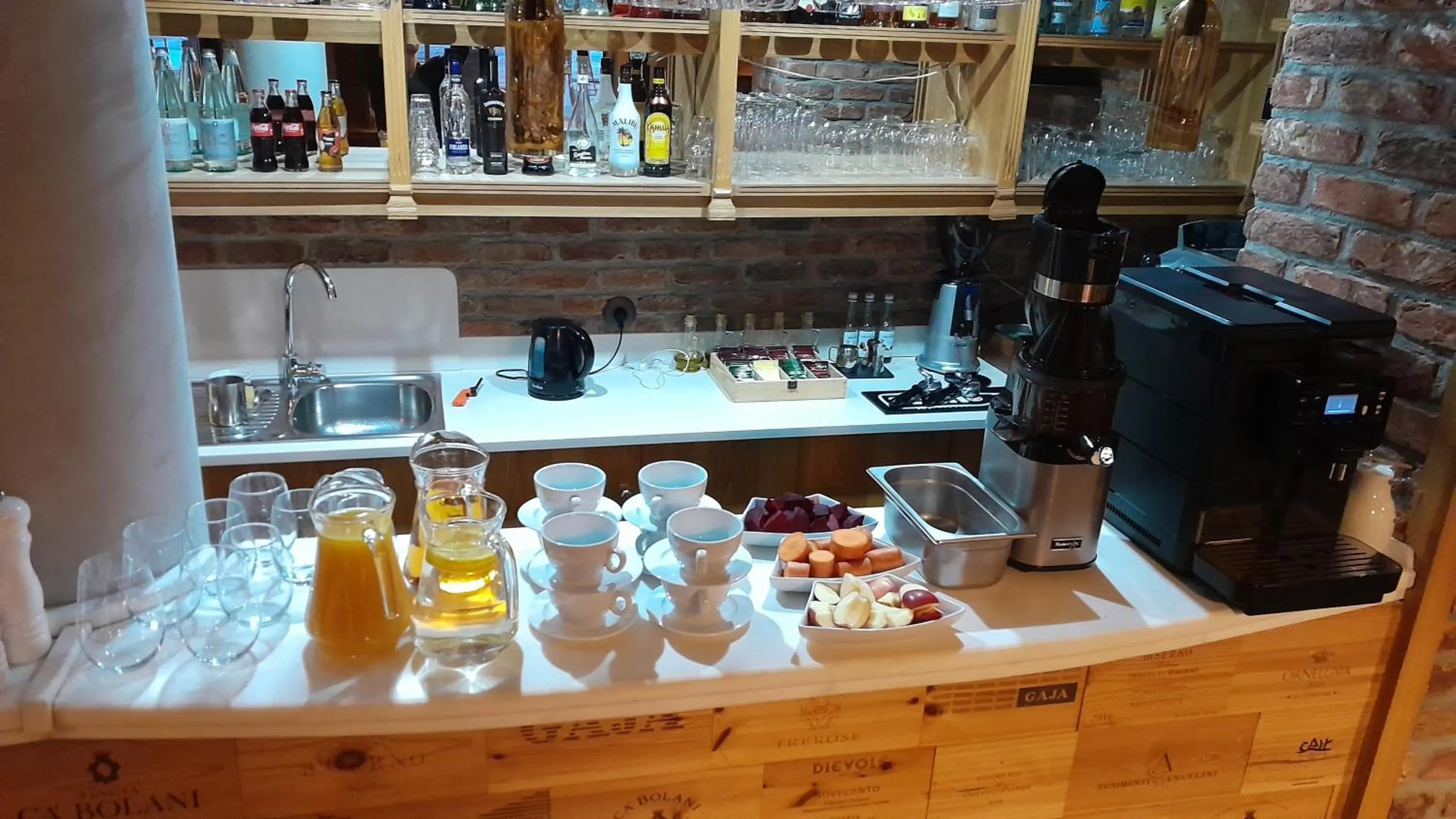 Buffet breakfast in Willa Pastel