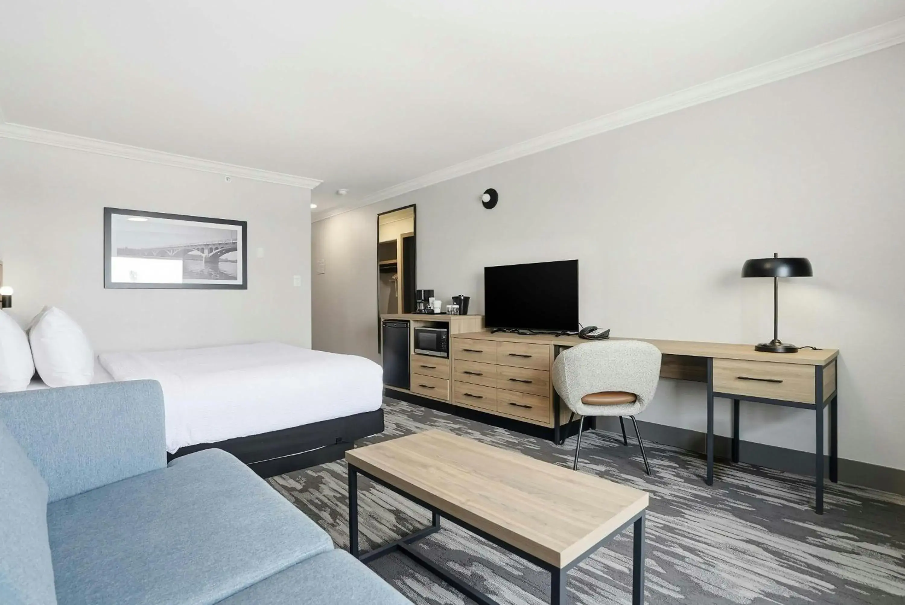 Photo of the whole room, Bed in Sandman Hotel Saskatoon Photo of the whole room, Bed in Sandman Hotel Saskatoon