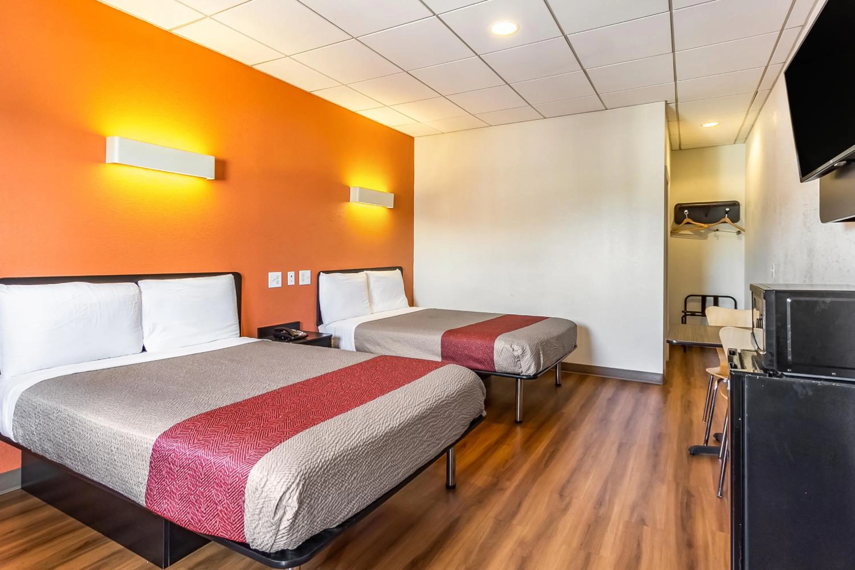 Motel 6 Elizabeth - Newark Liberty International Airport