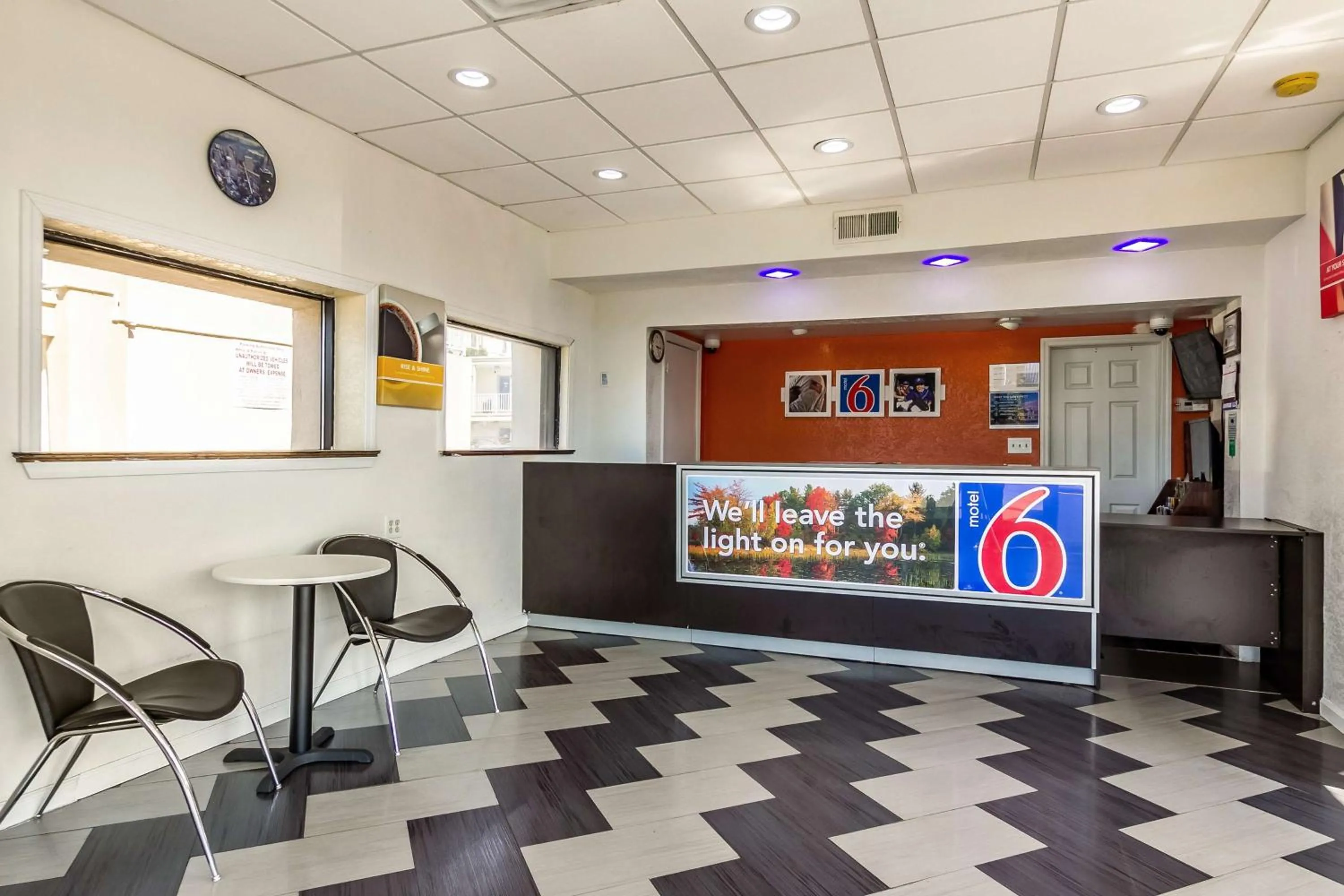 Property logo or sign, Lobby/Reception in Motel 6 Elizabeth - Newark Liberty International Airport
