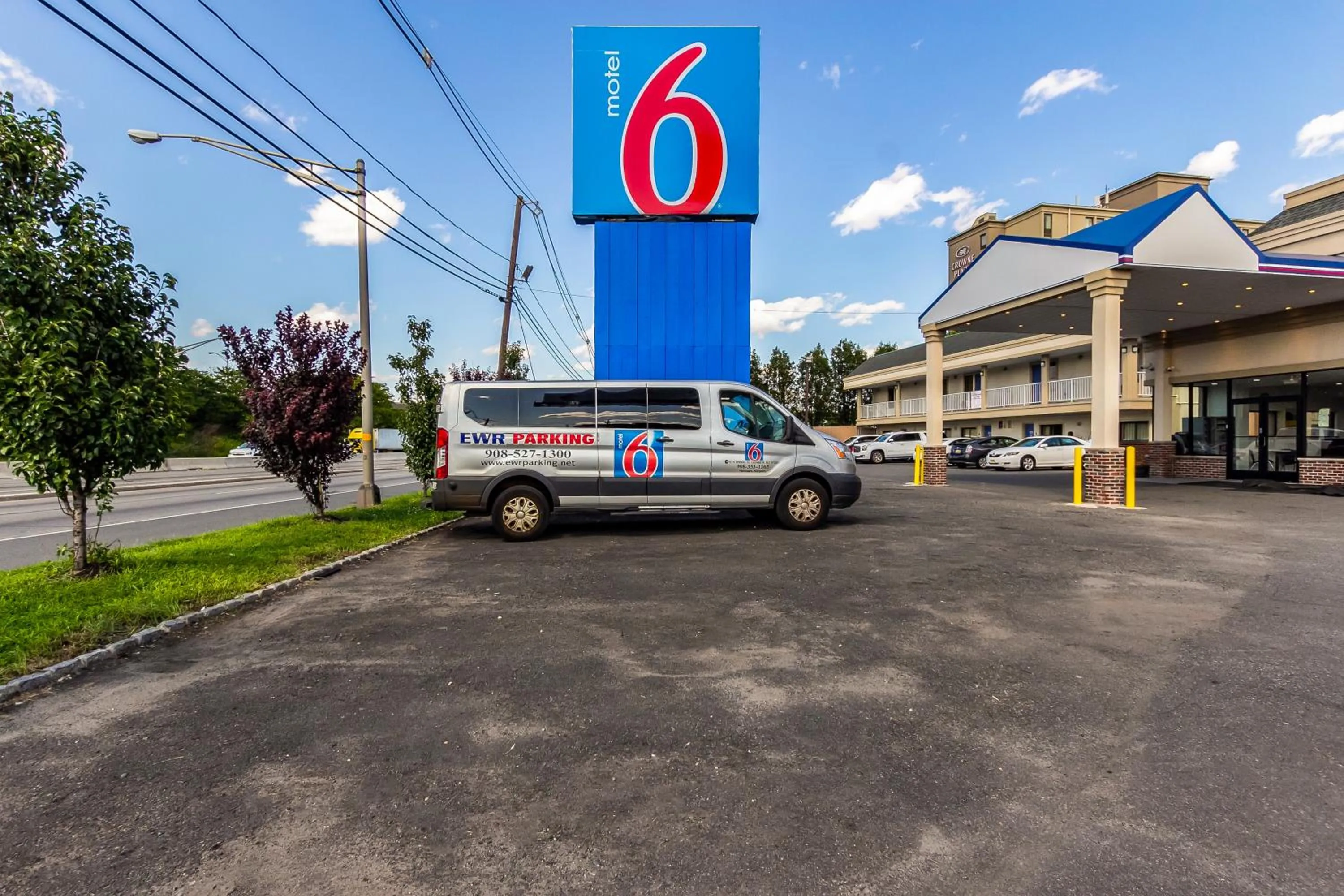 Other, Property Building in Motel 6 Elizabeth - Newark Liberty International Airport