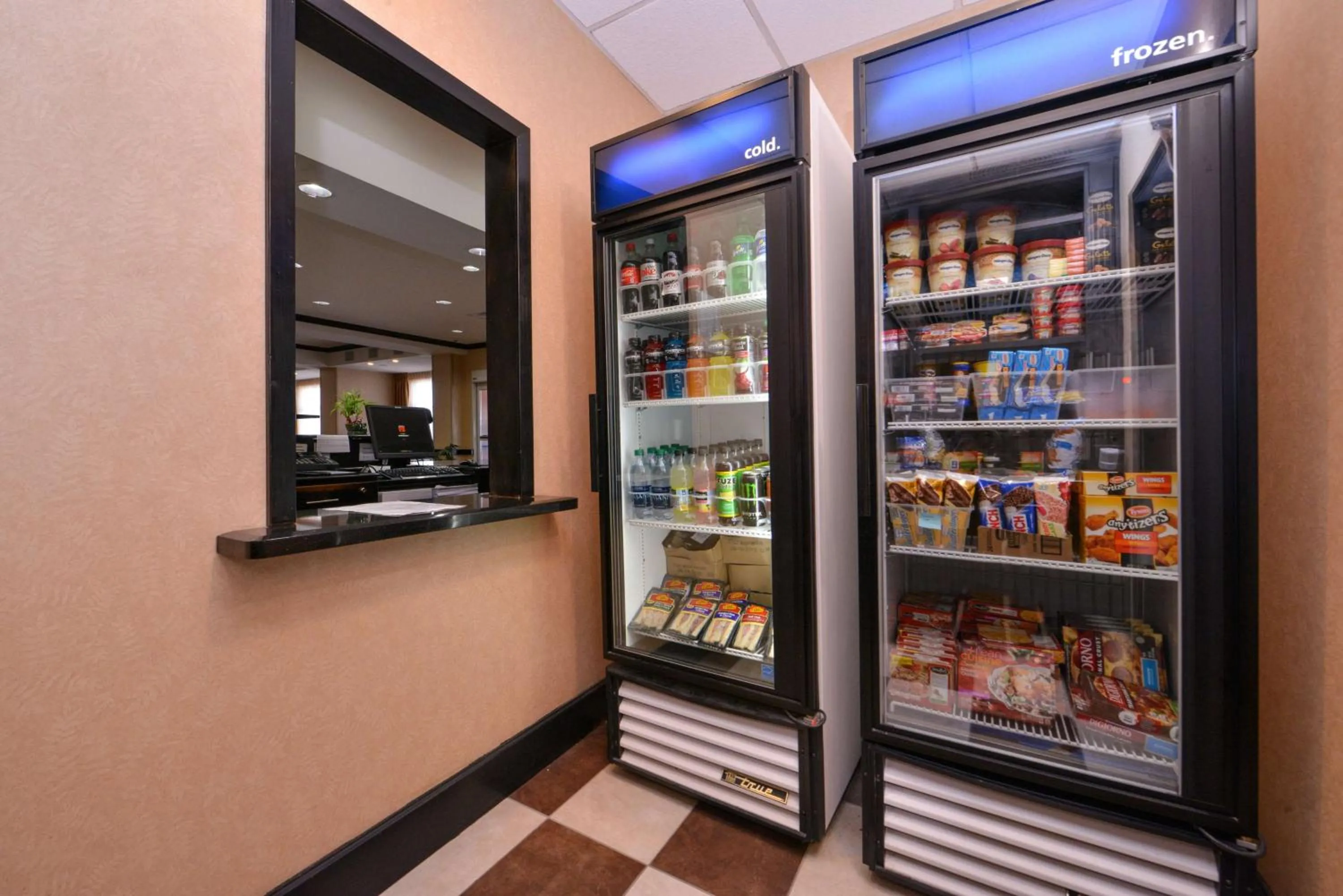 Restaurant/places to eat in Hampton Inn Pecos