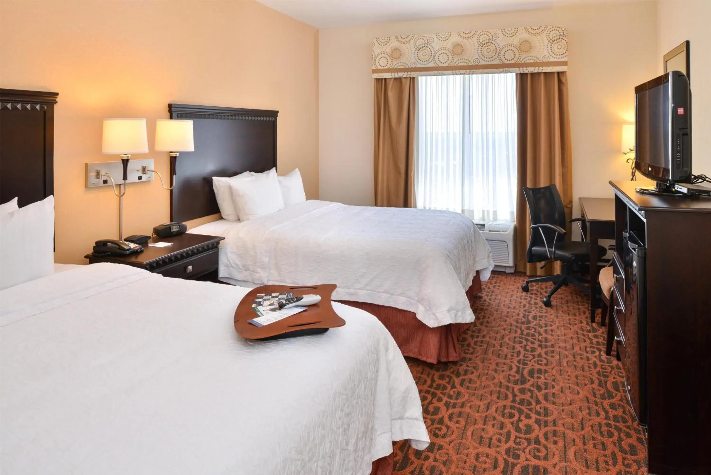 Bed in Hampton Inn Pecos Bed in Hampton Inn Pecos