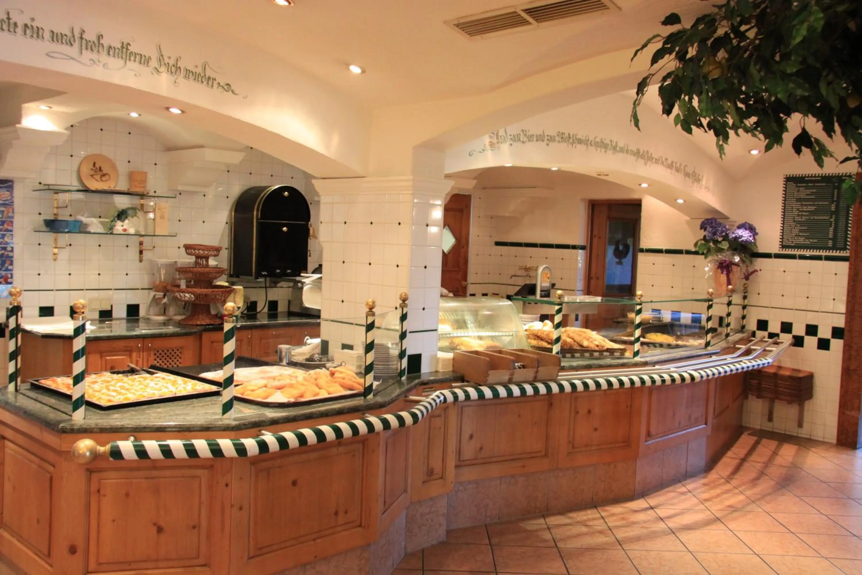 Restaurant/places to eat in Hotel Gasthof Mostwastl