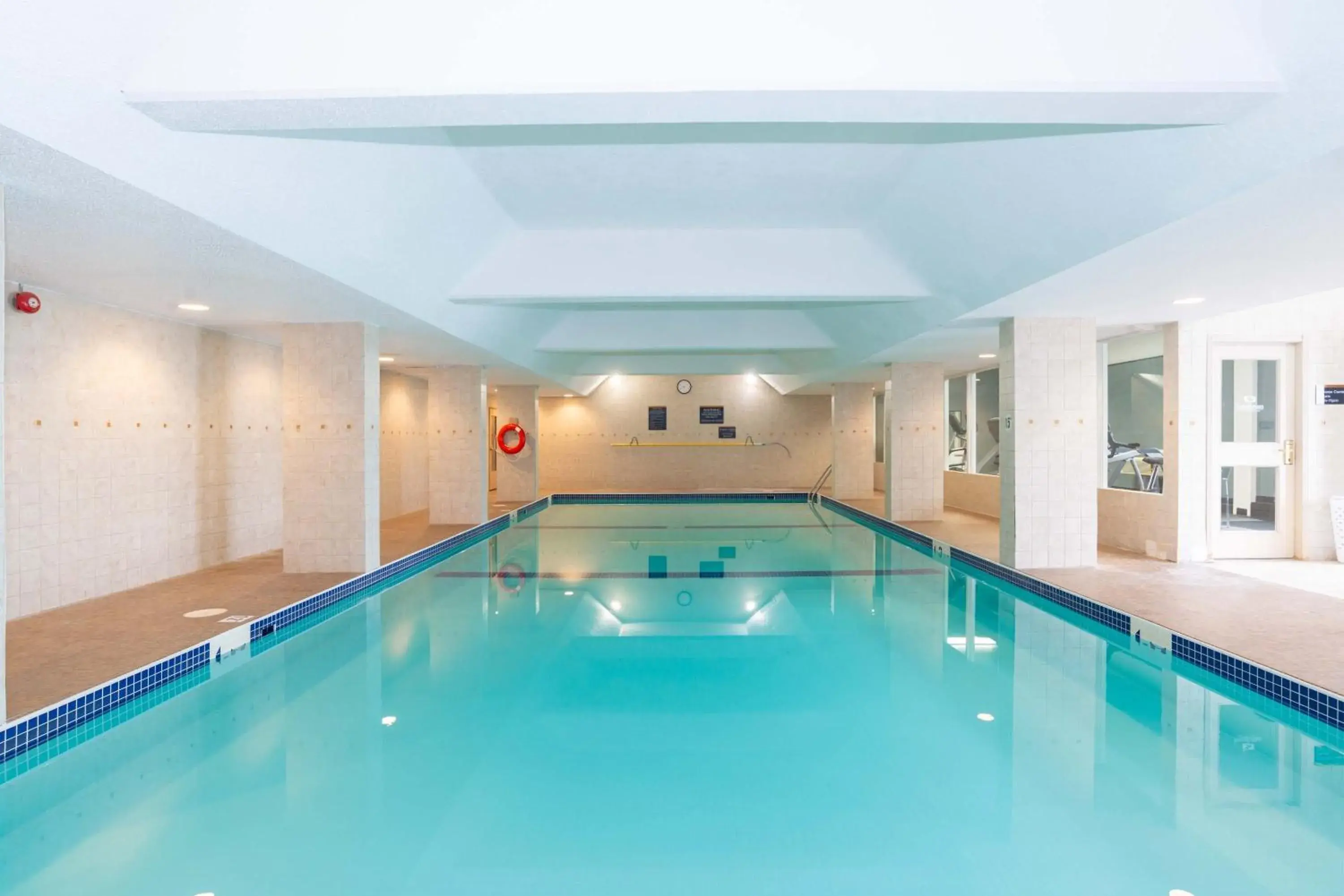 Swimming pool in Sandman Hotel Lethbridge Swimming pool in Sandman Hotel Lethbridge