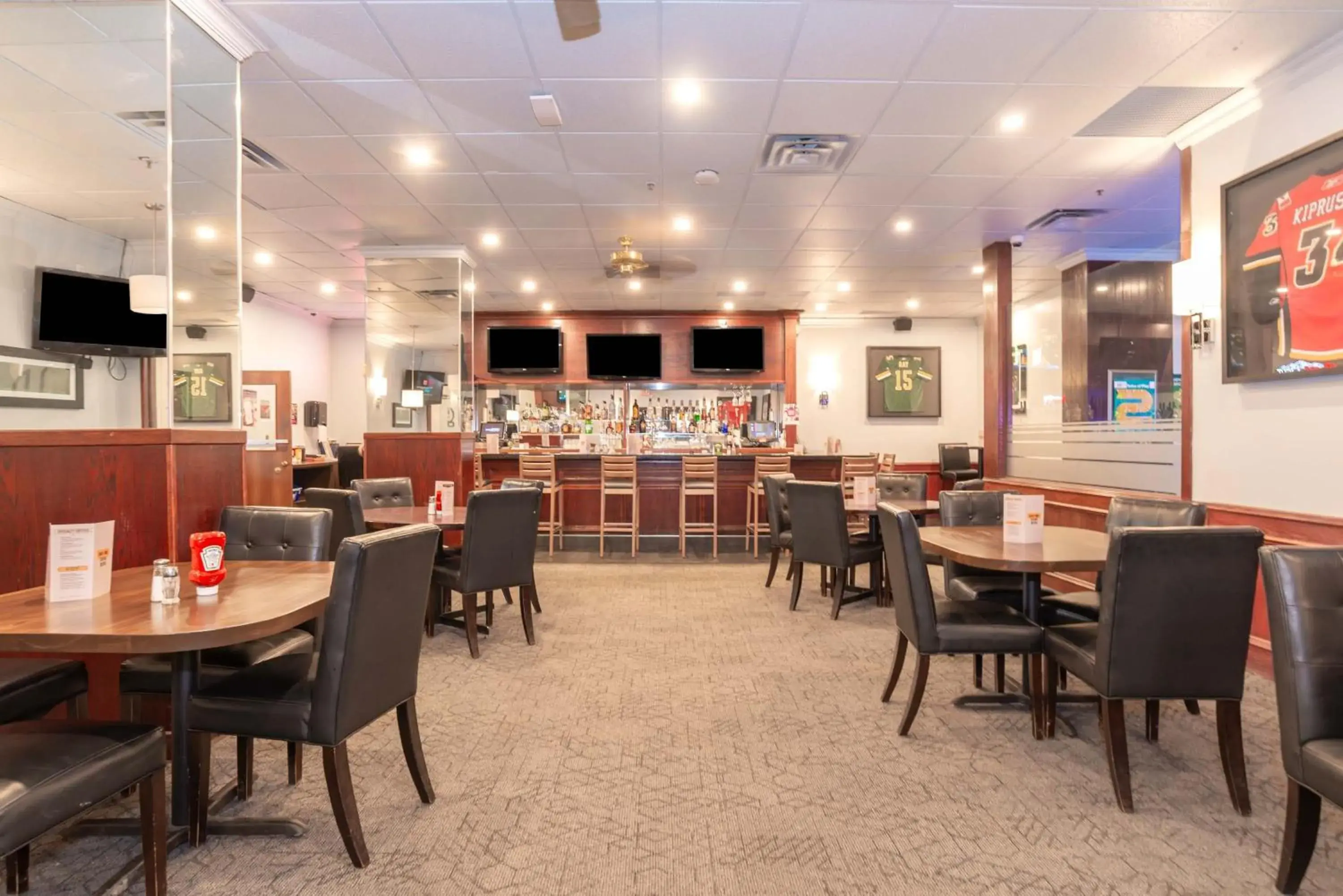 Lounge or bar in Sandman Hotel Lethbridge Lounge or bar in Sandman Hotel Lethbridge