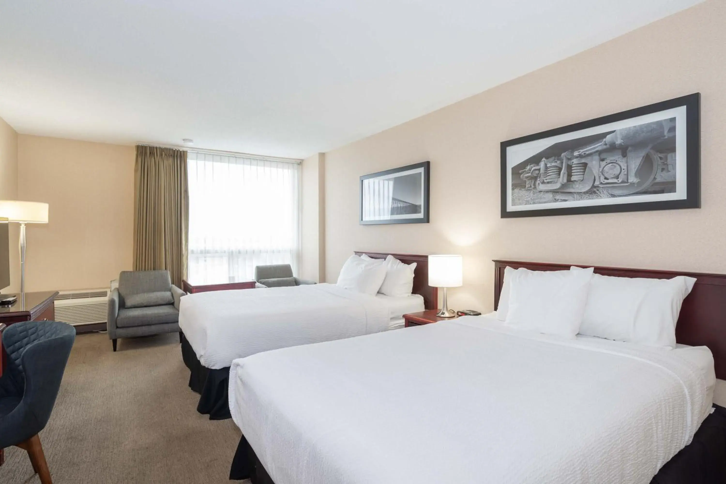 Photo of the whole room, Bed in Sandman Hotel Lethbridge Photo of the whole room, Bed in Sandman Hotel Lethbridge