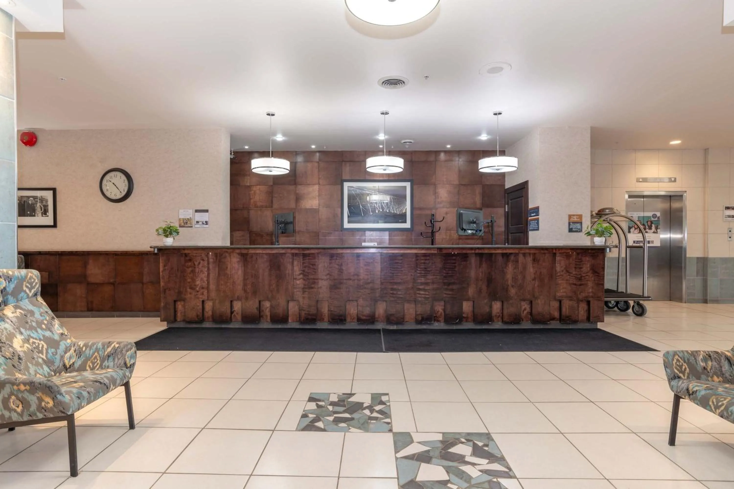 Lobby or reception in Sandman Hotel Lethbridge