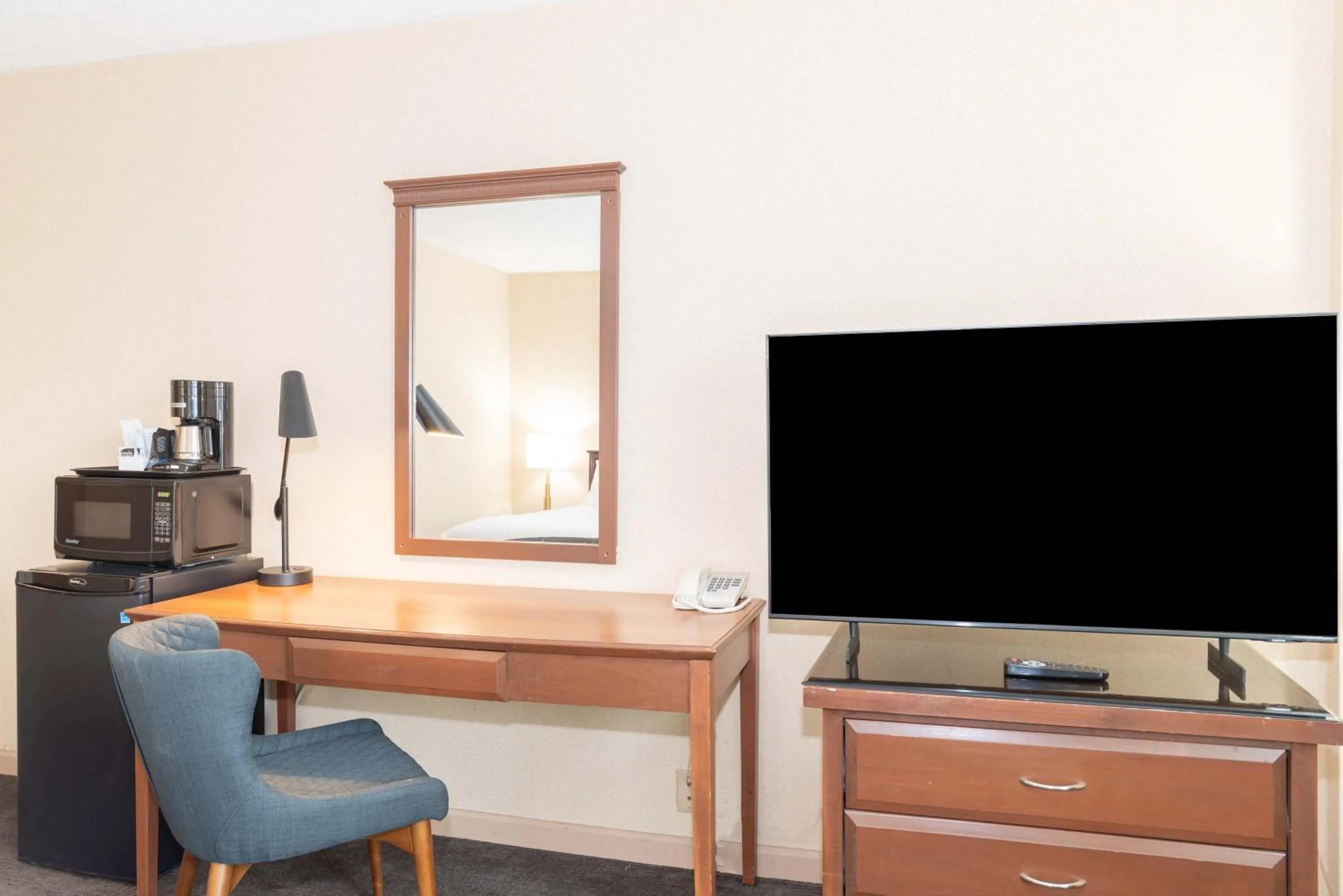 Photo of the whole room in Sandman Hotel Lethbridge