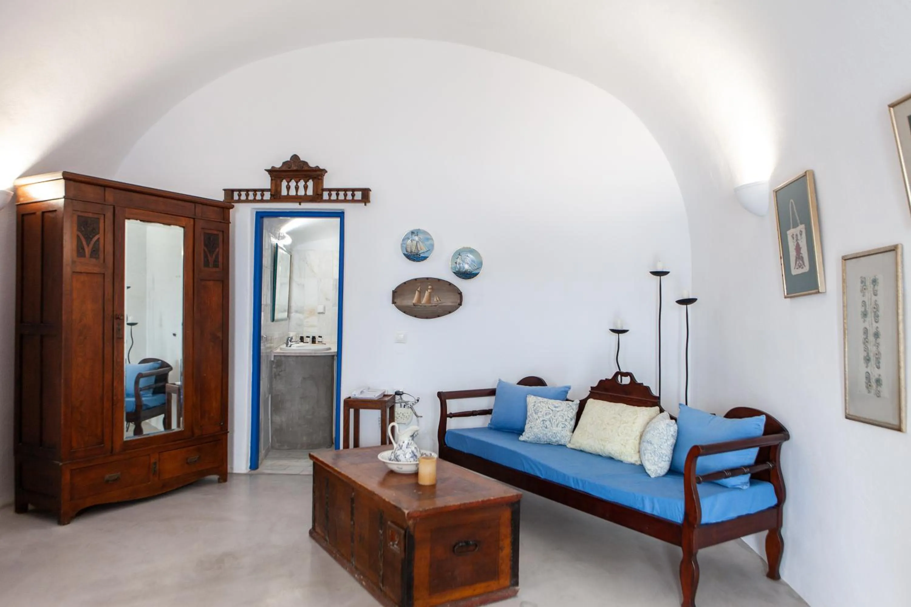 Seating area in Esperas