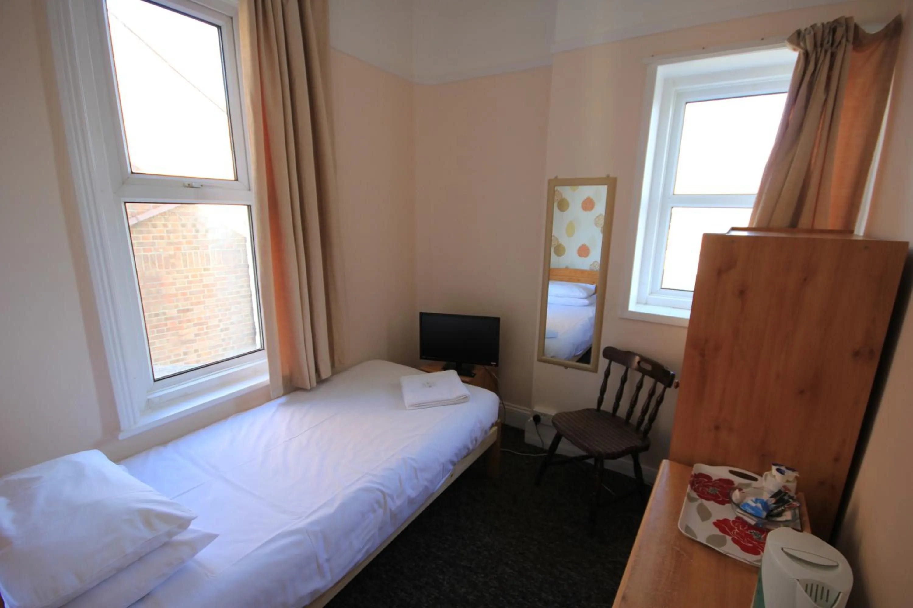 Photo of the whole room, Bed in Dolphins Hotel