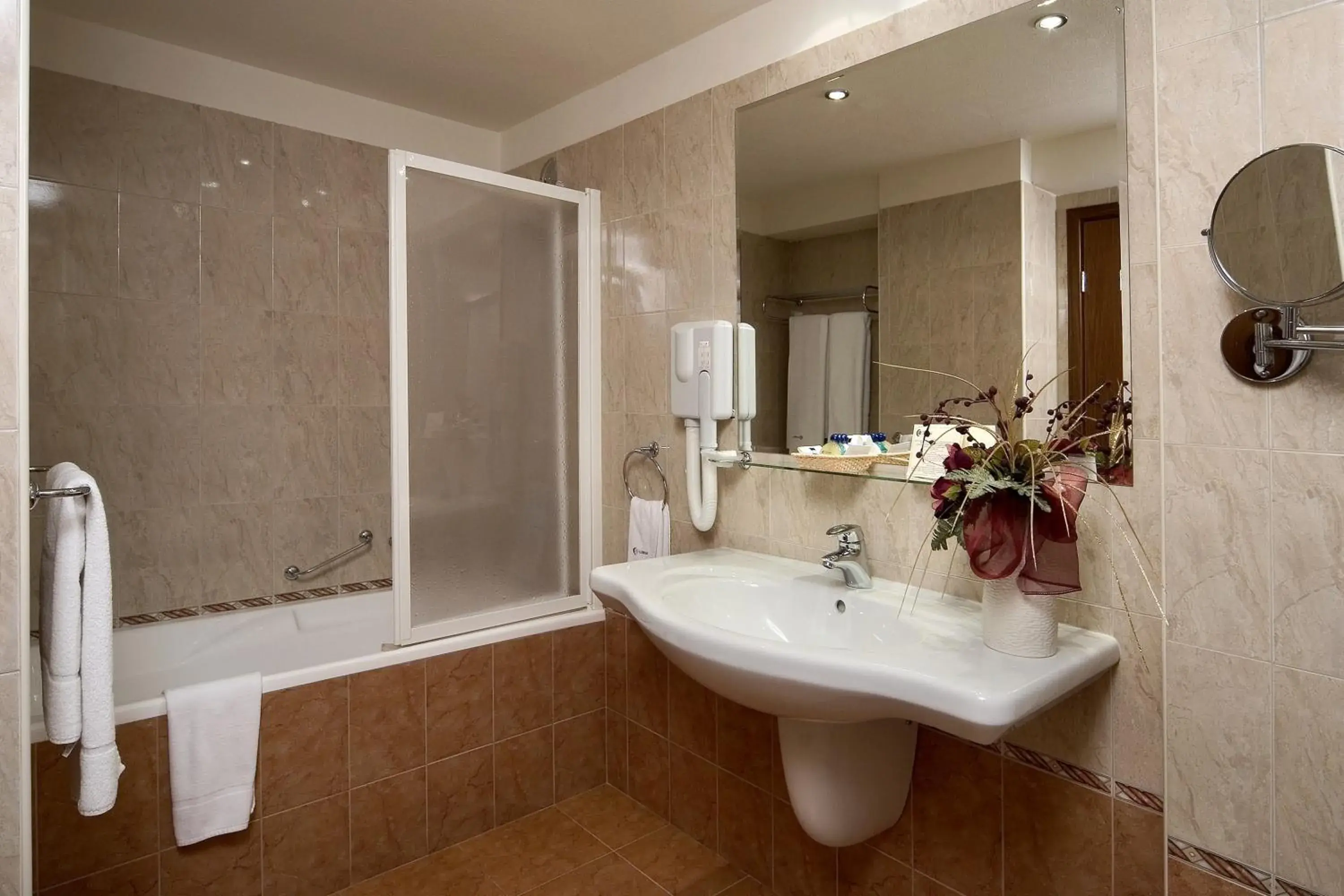 Suite in Hotel Forum - Free Parking for cars Suite in Hotel Forum - Free Parking for cars