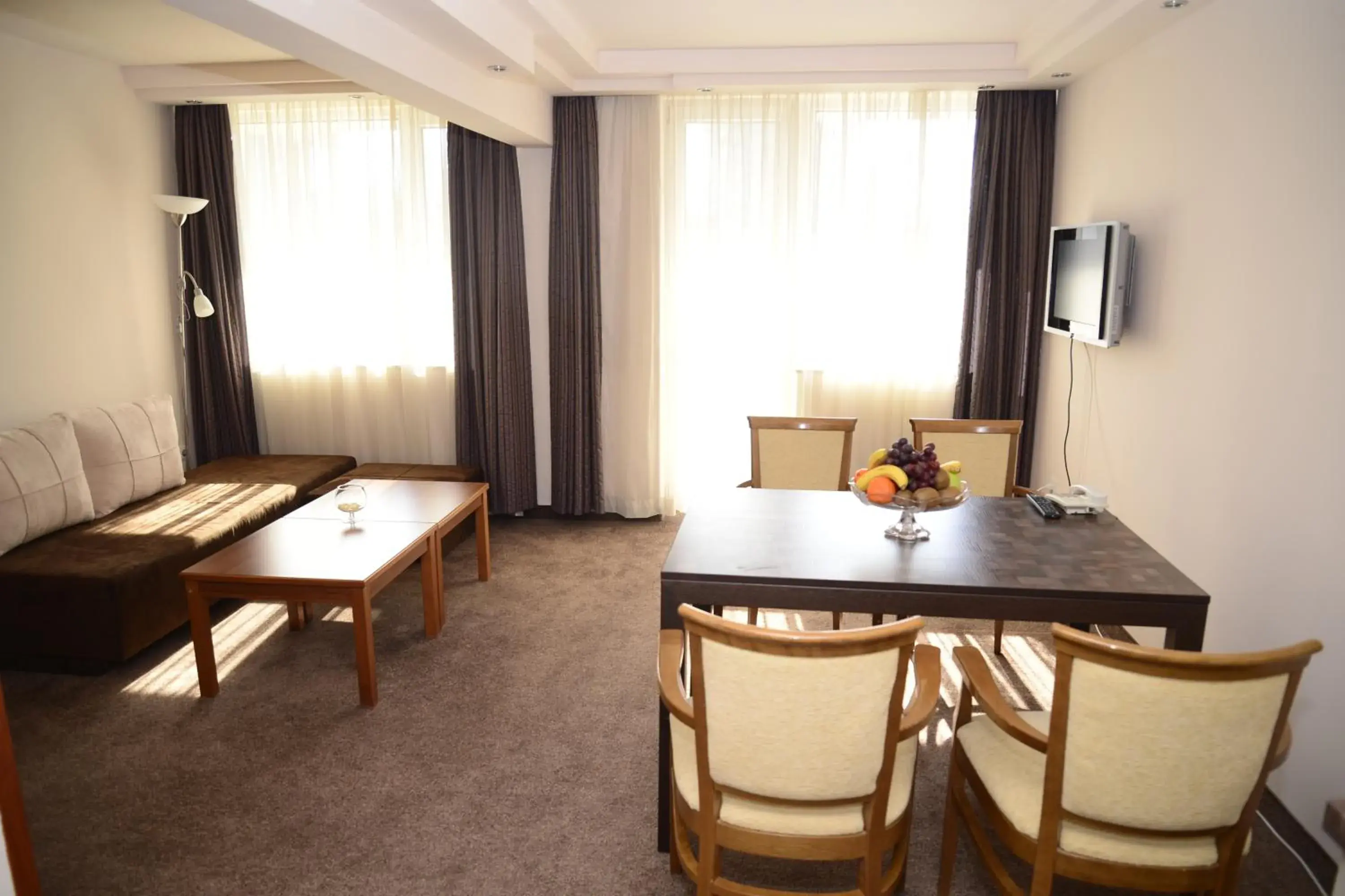 One-Bedroom Apartment with Kitchenette in Hotel Forum - Free Parking for cars One-Bedroom Apartment with Kitchenette in Hotel Forum - Free Parking for cars