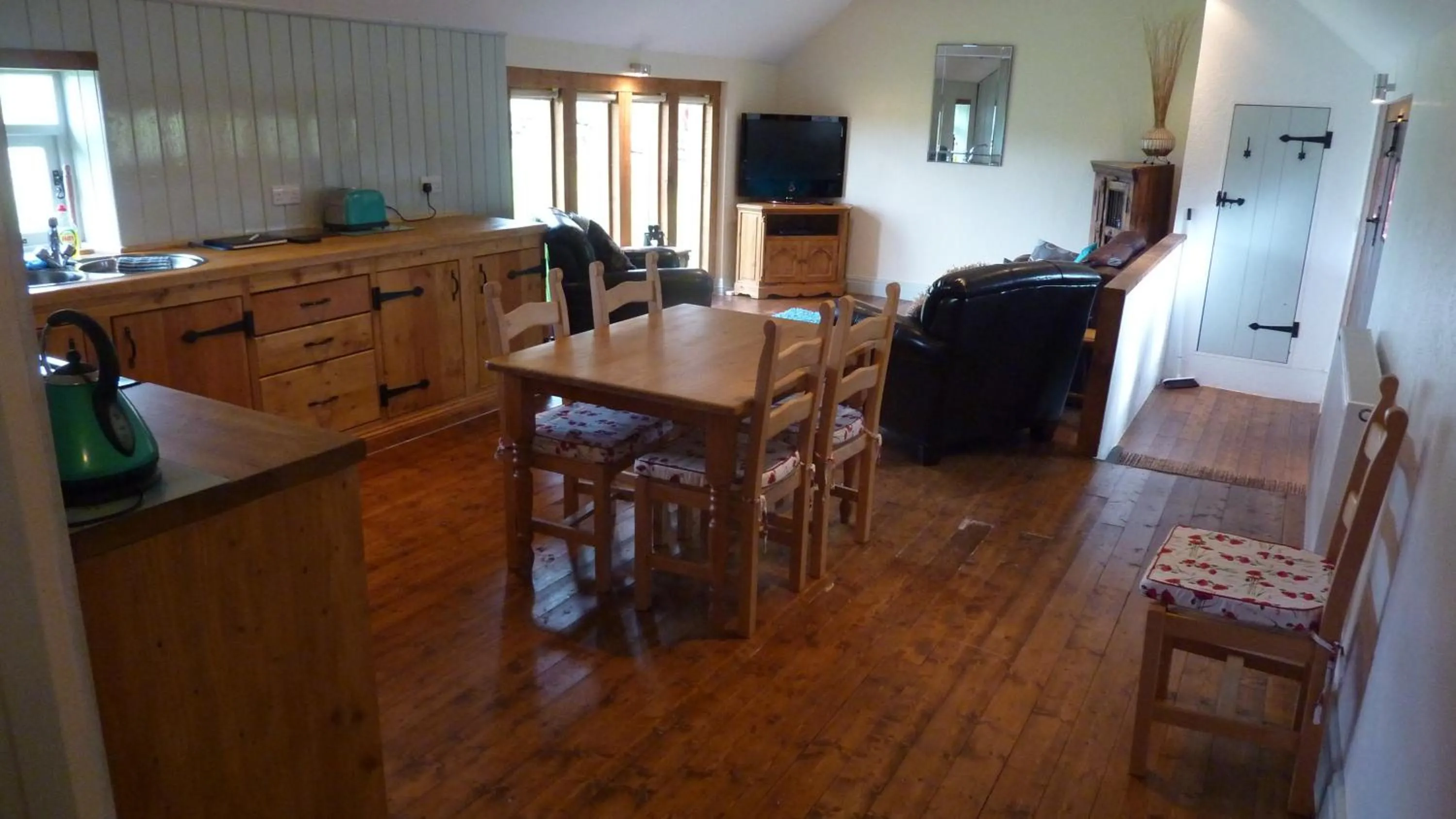 Hazel Barrow Farm Cottage