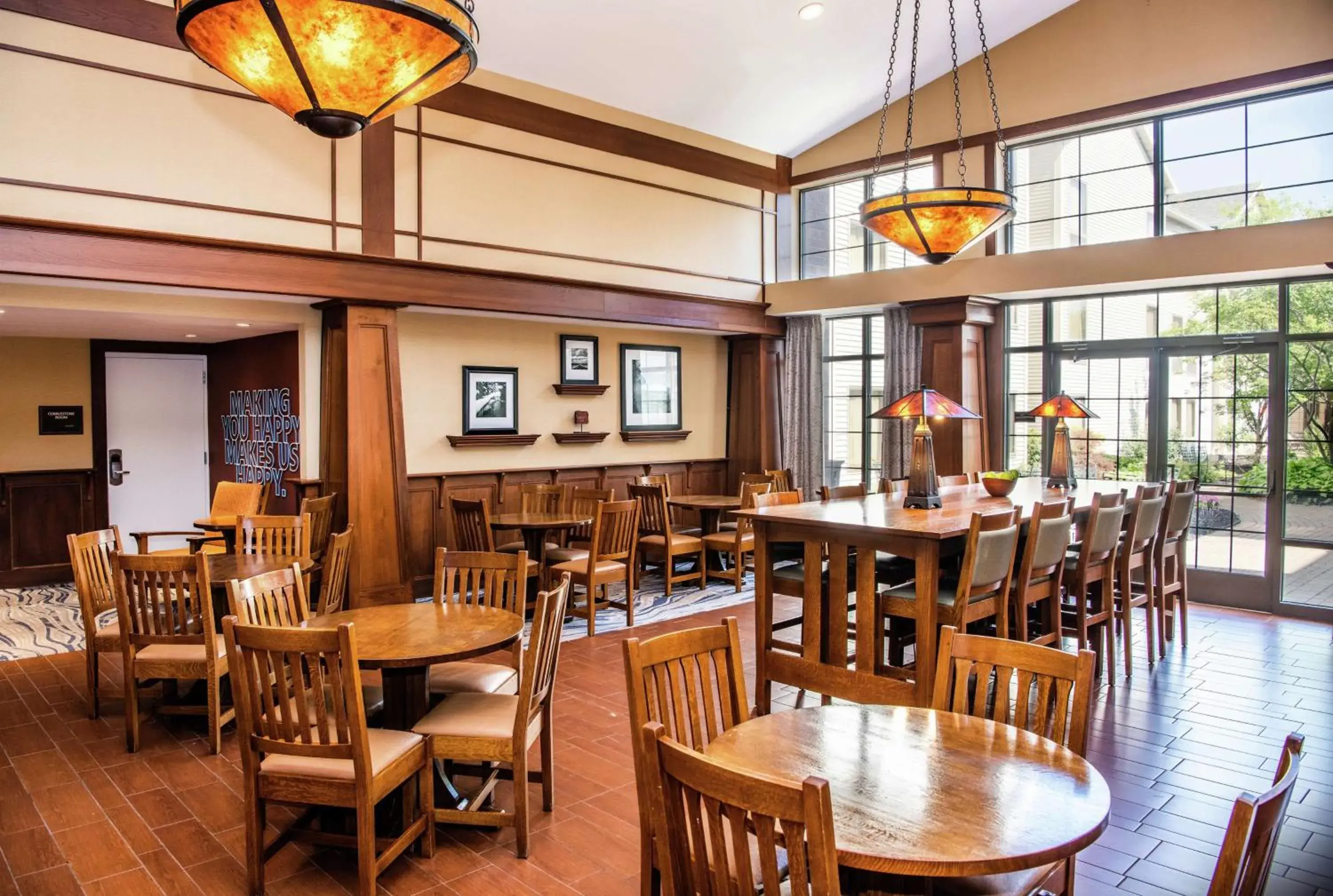 Breakfast in Hampton Inn & Suites Rochester/Victor Breakfast in Hampton Inn & Suites Rochester/Victor