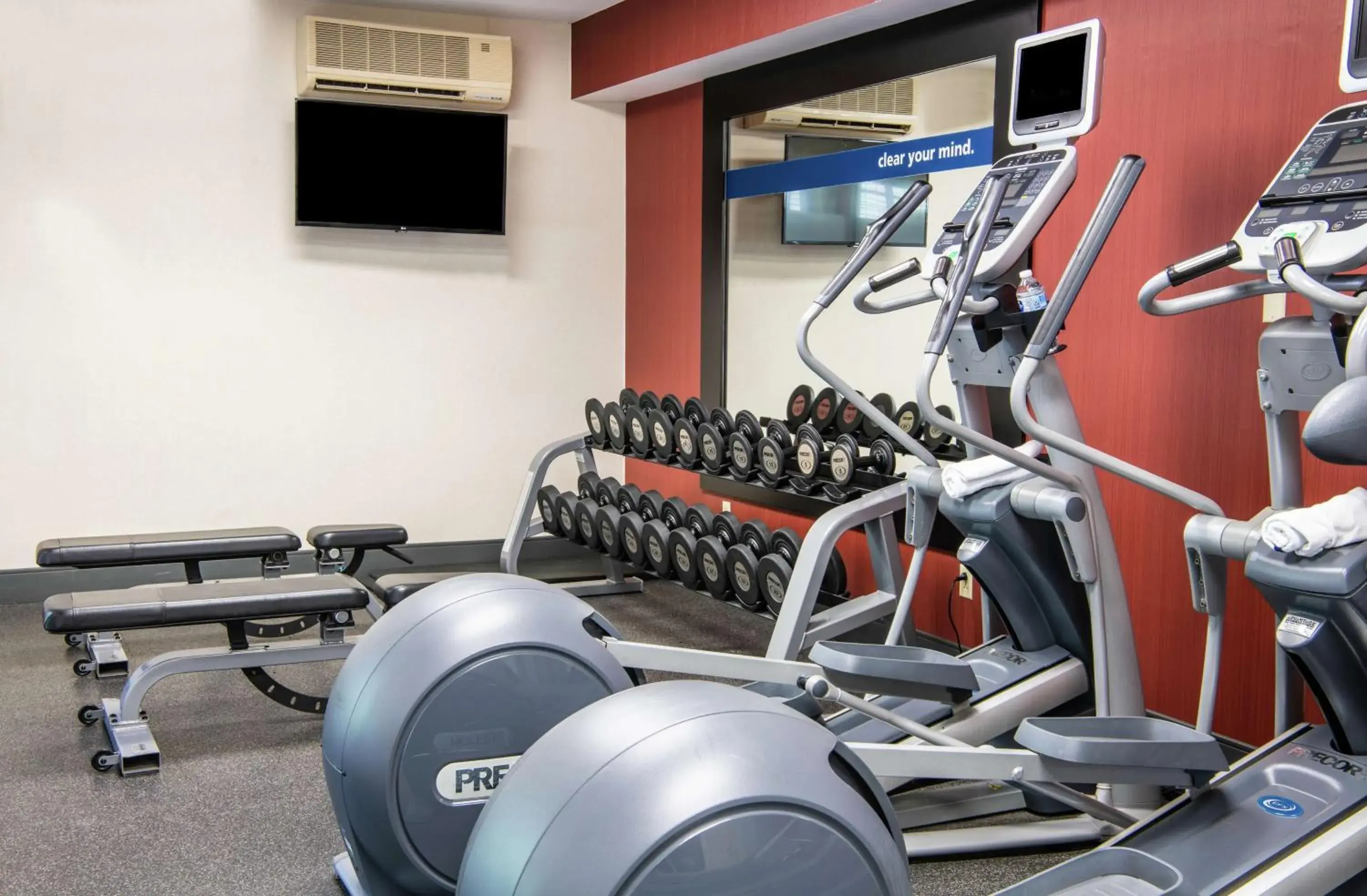 Fitness centre/facilities in Hampton Inn & Suites Rochester/Victor Fitness centre/facilities in Hampton Inn & Suites Rochester/Victor
