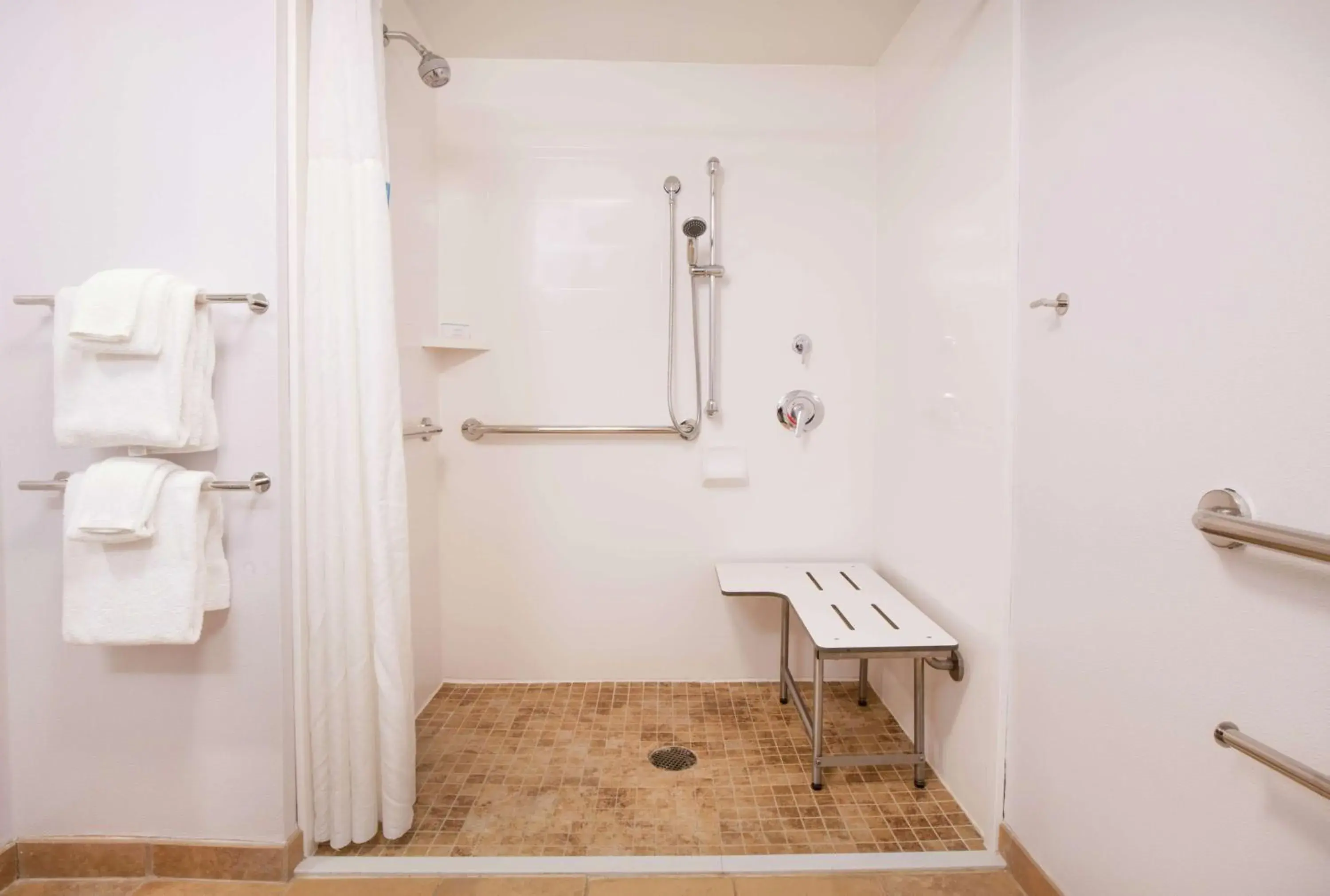 Bathroom in Hampton Inn & Suites Rochester/Victor Bathroom in Hampton Inn & Suites Rochester/Victor