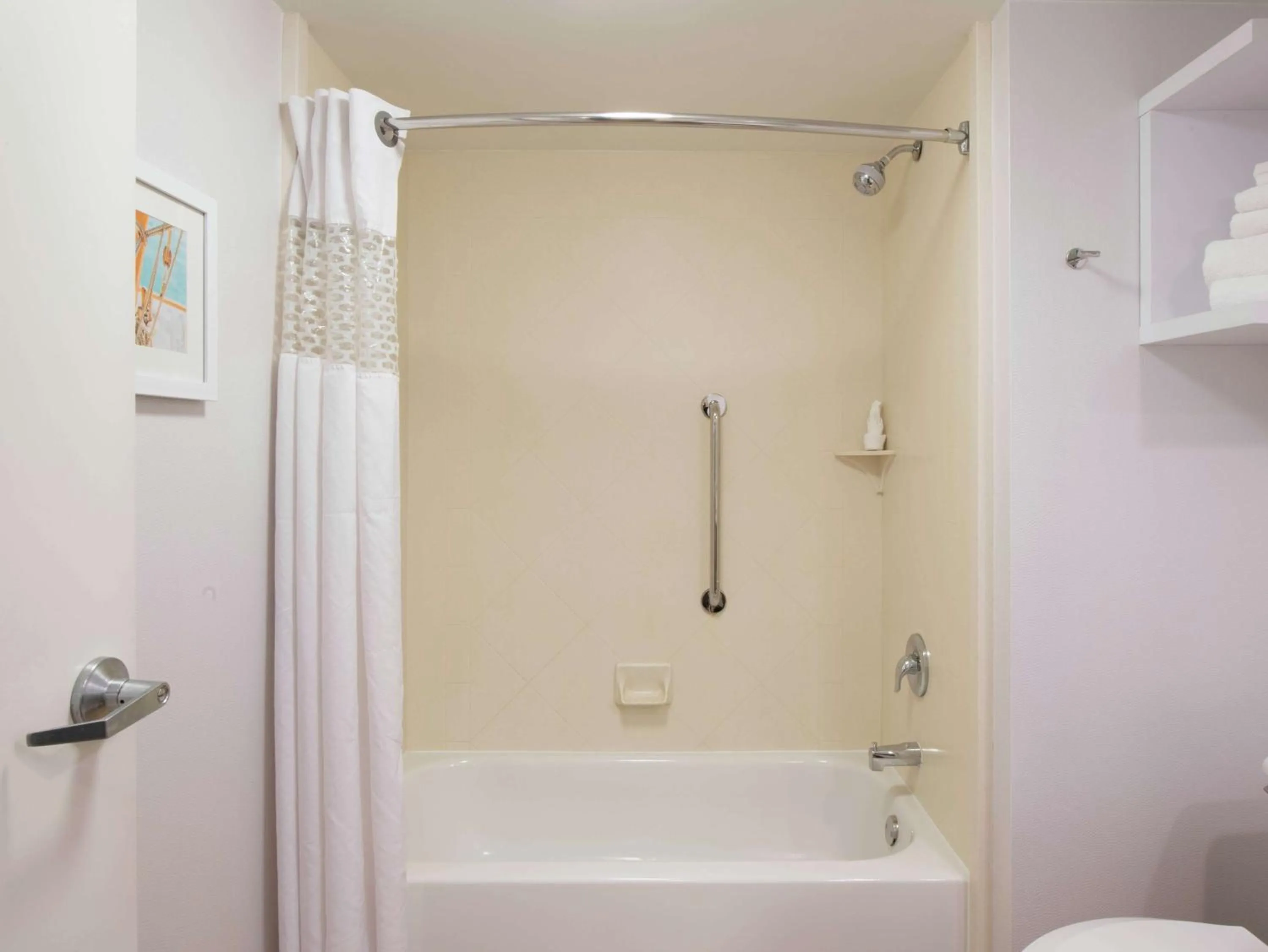 Bathroom in Hampton Inn & Suites Rochester/Victor