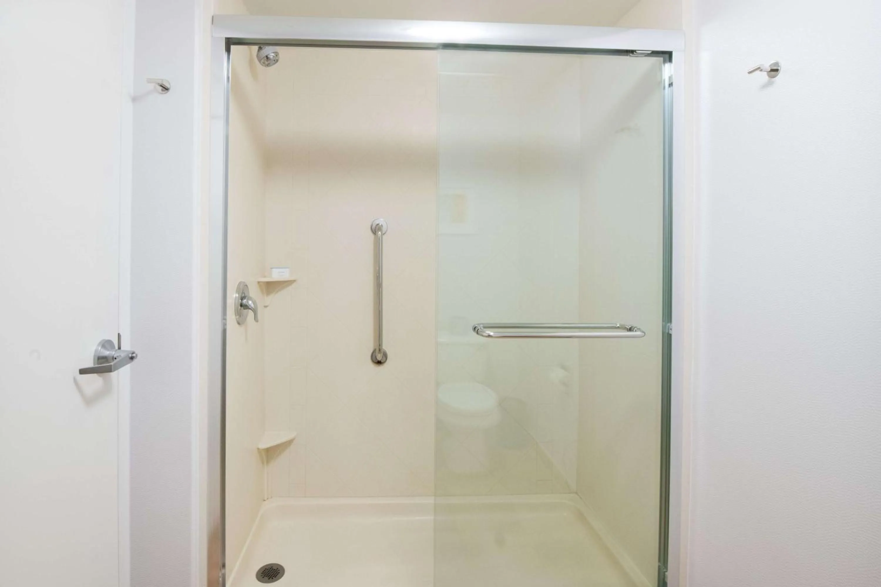 Bathroom in Hampton Inn & Suites Rochester/Victor