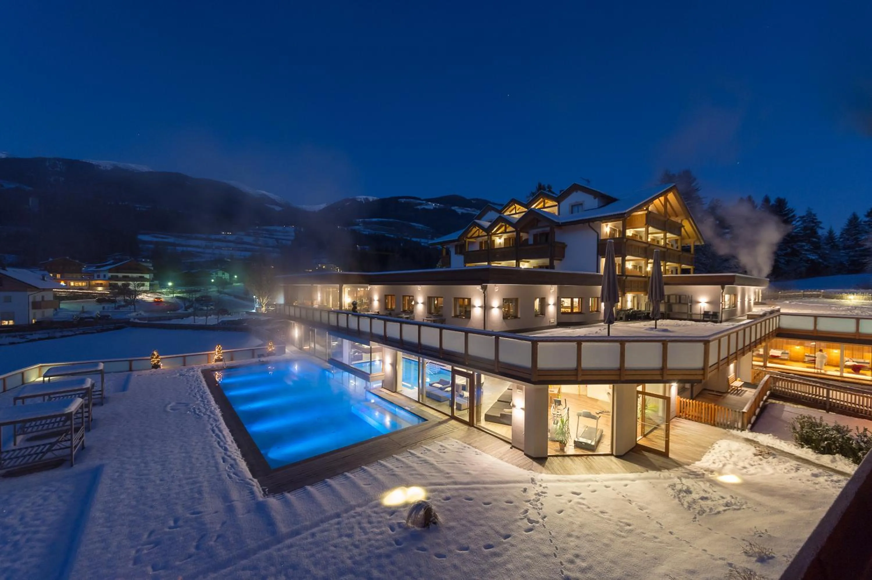 Property building in Hotel Weiher Green Lake