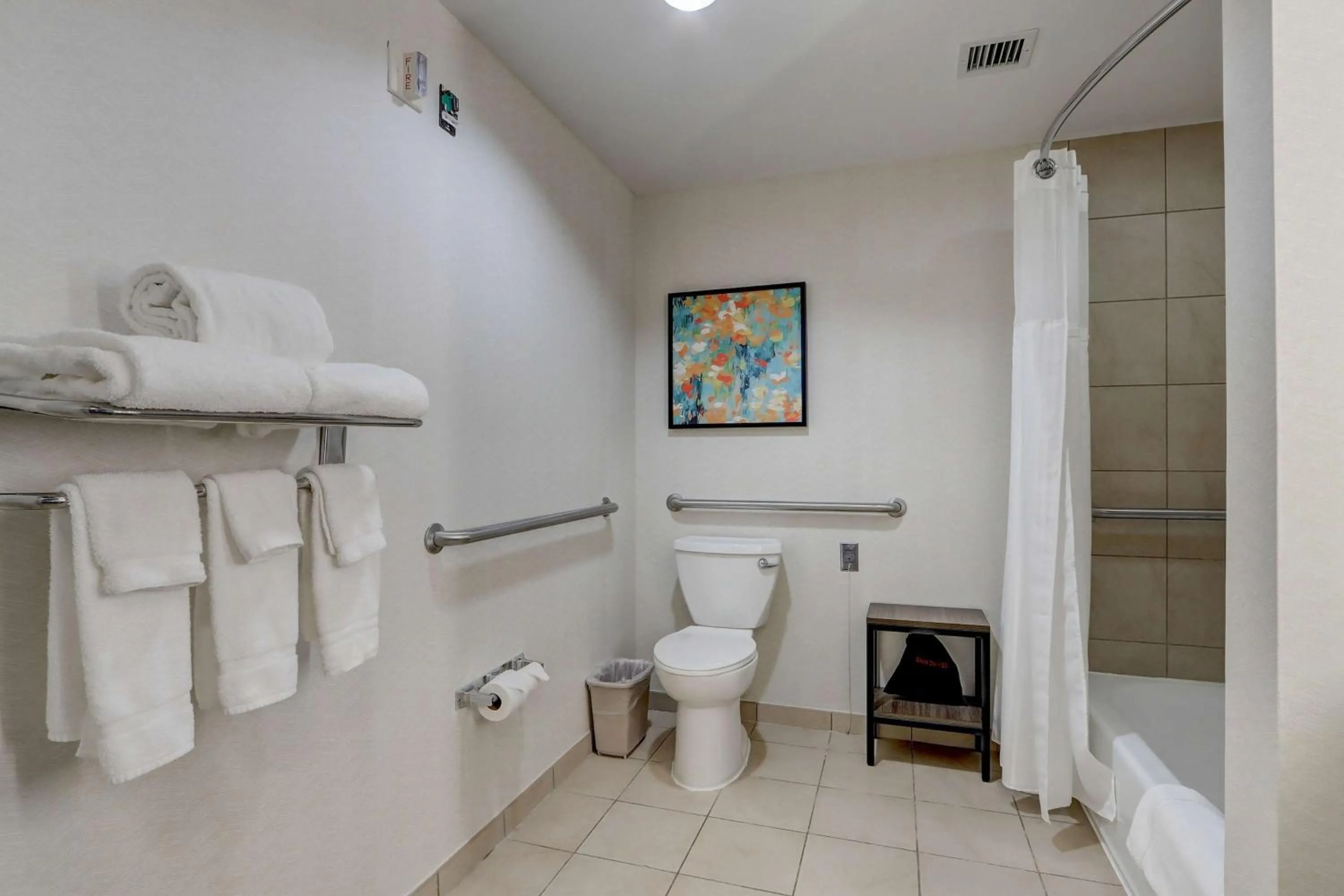 Bathroom in Hilton Garden Inn Indianapolis Northwest