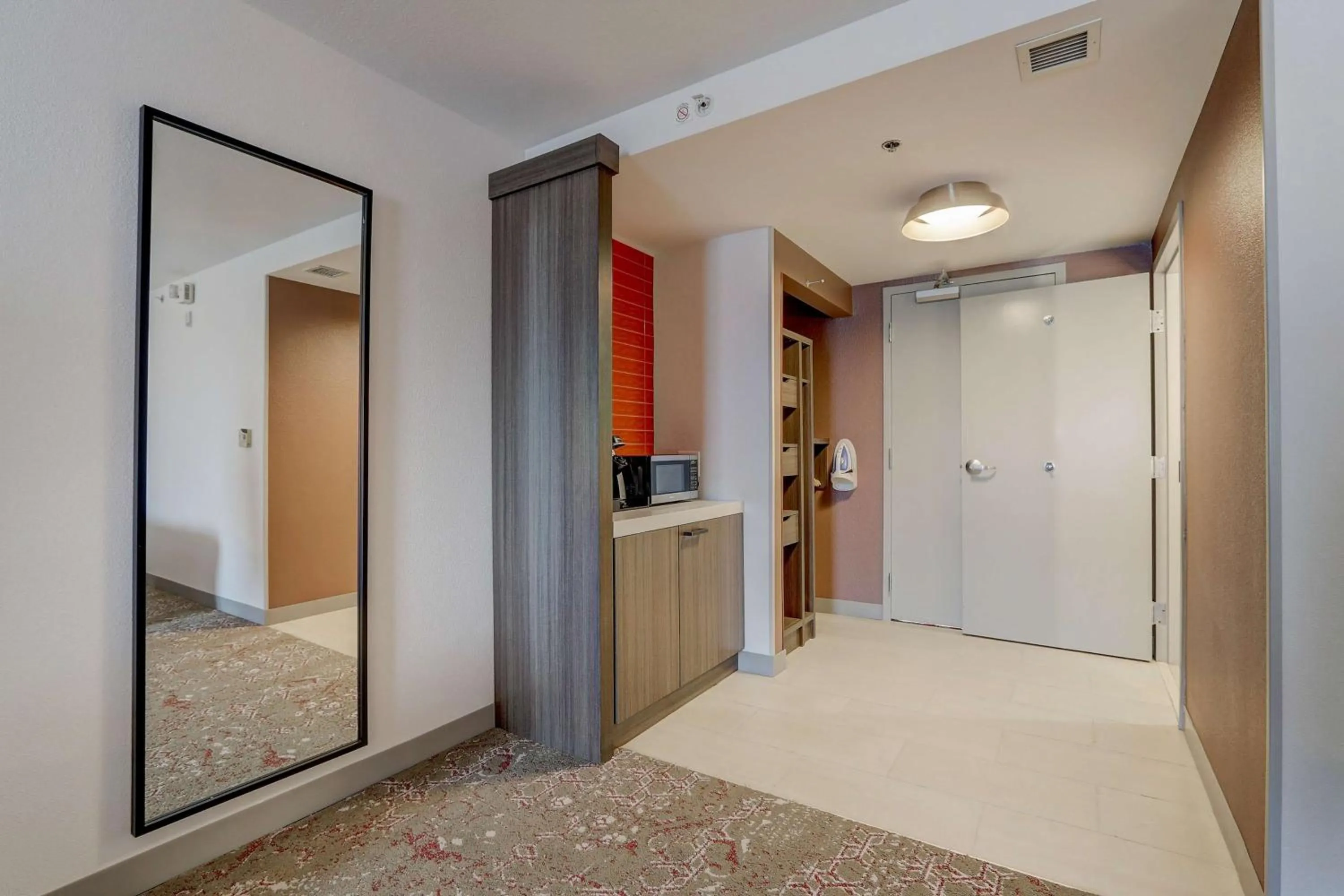 Photo of the whole room, Bed in Hilton Garden Inn Indianapolis Northwest