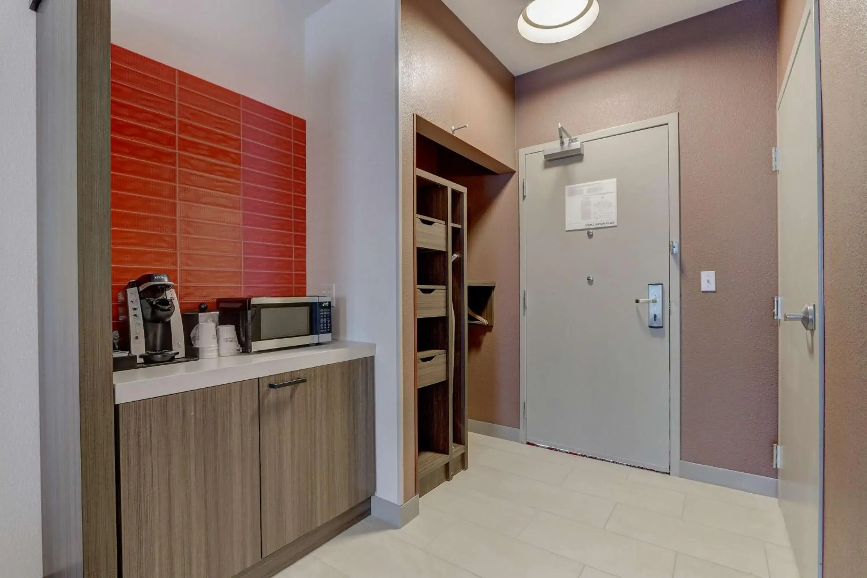 Photo of the whole room in Hilton Garden Inn Indianapolis Northwest Photo of the whole room in Hilton Garden Inn Indianapolis Northwest